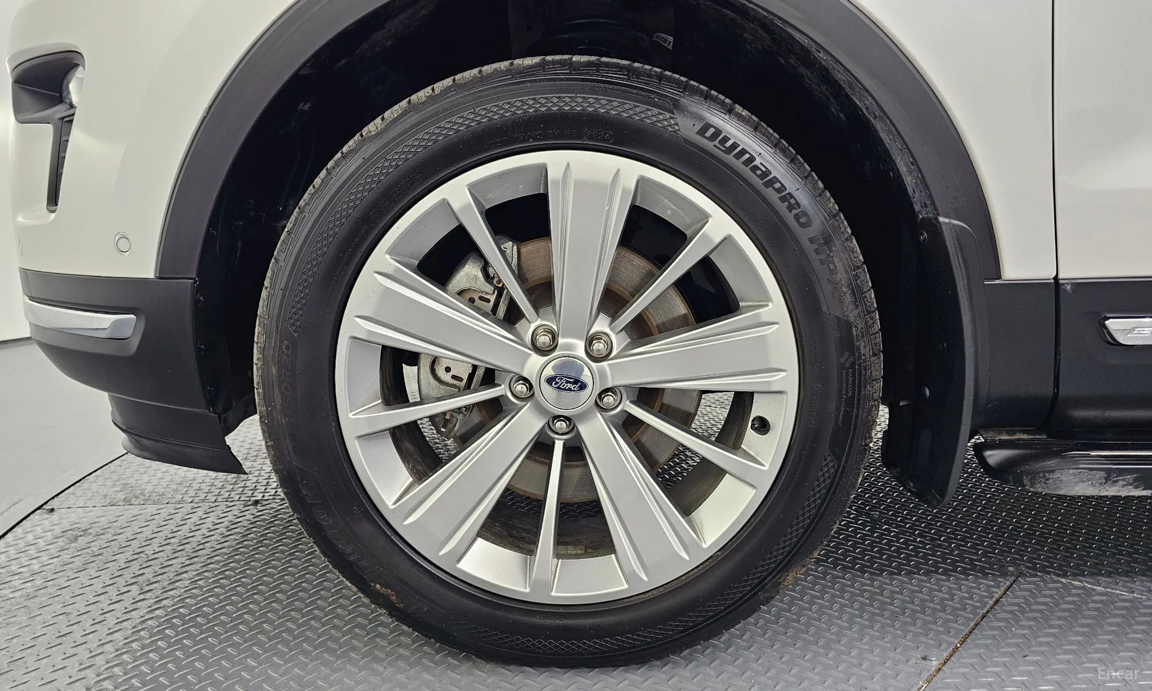 Ford Explorer превью 5