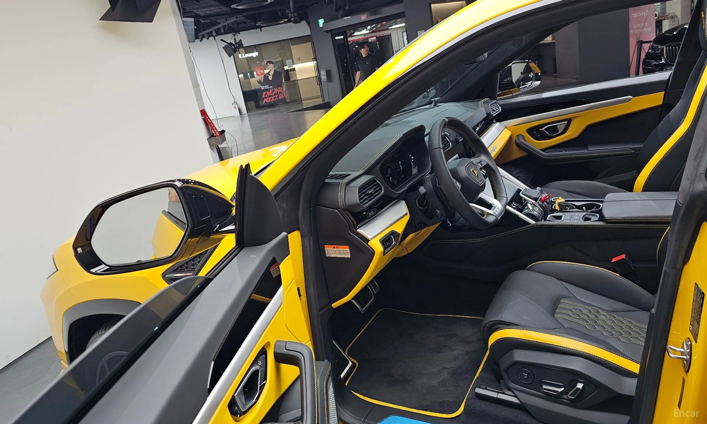 Lamborghini Urus превью 10