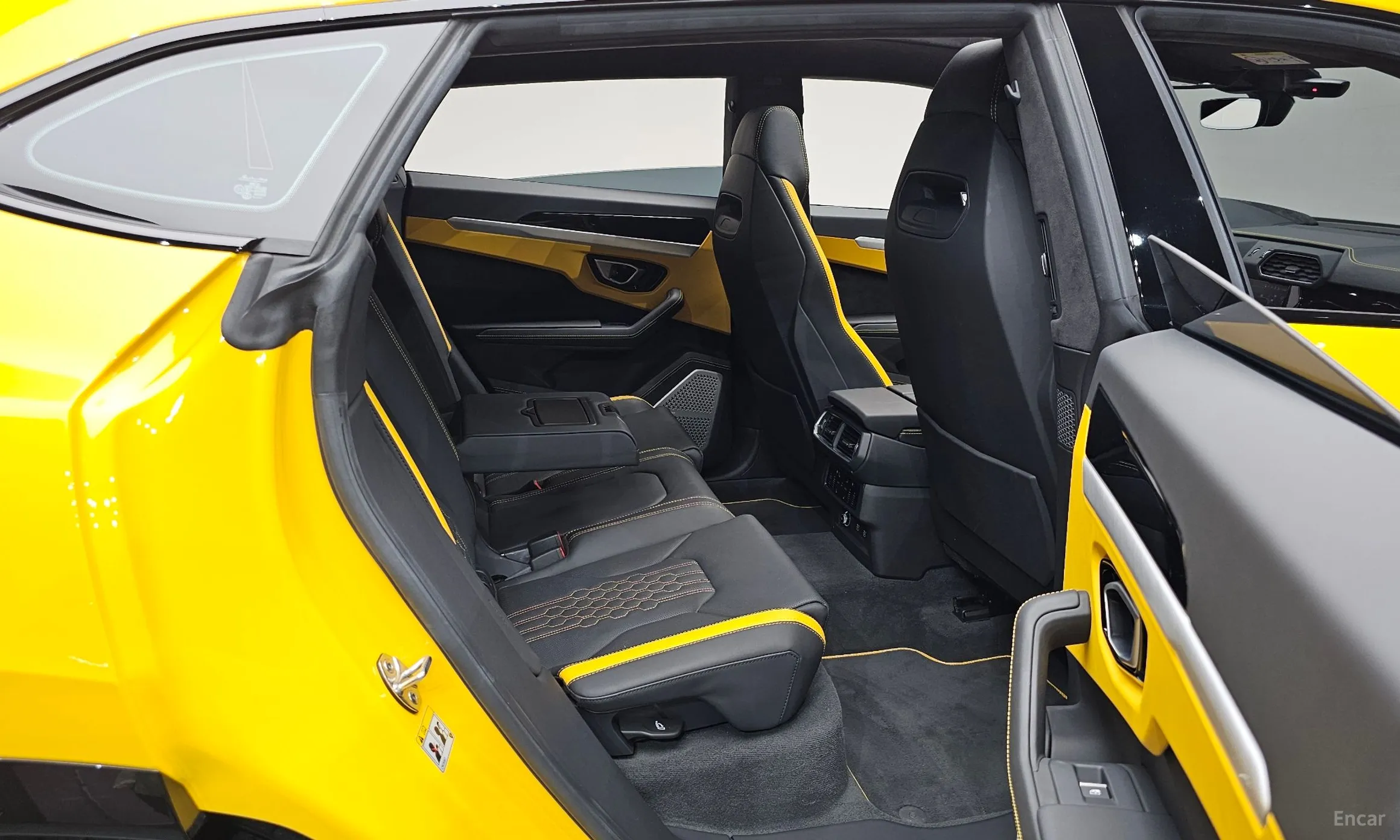 Lamborghini Urus превью 11