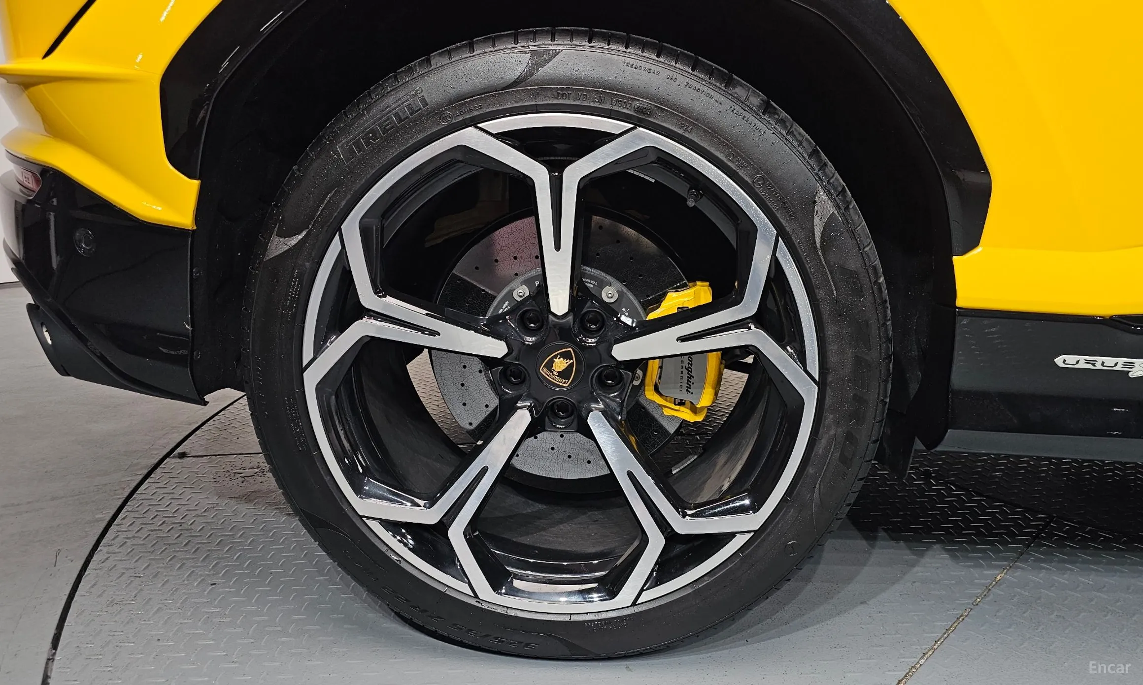 Lamborghini Urus превью 5