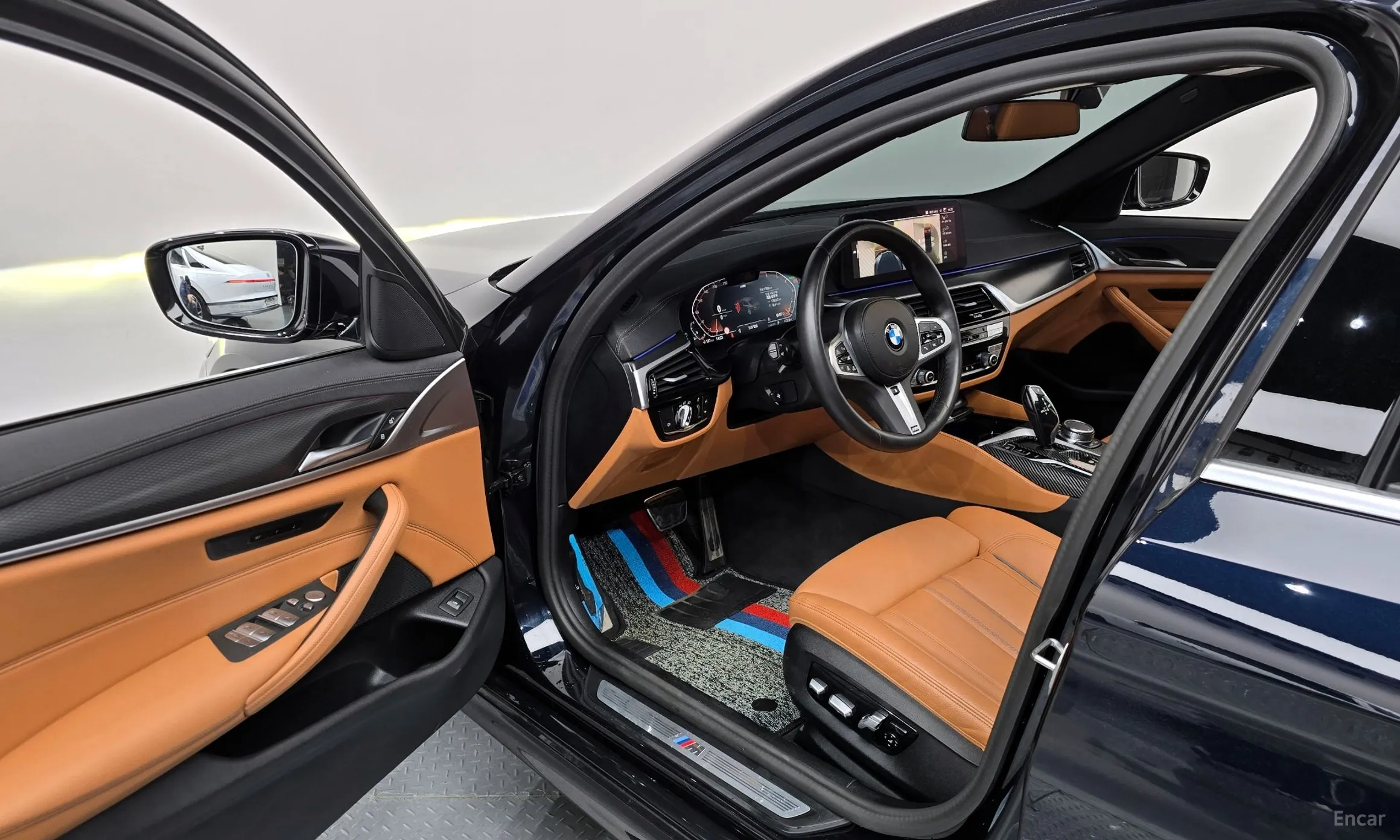 BMW 5 Series (G30) превью 10