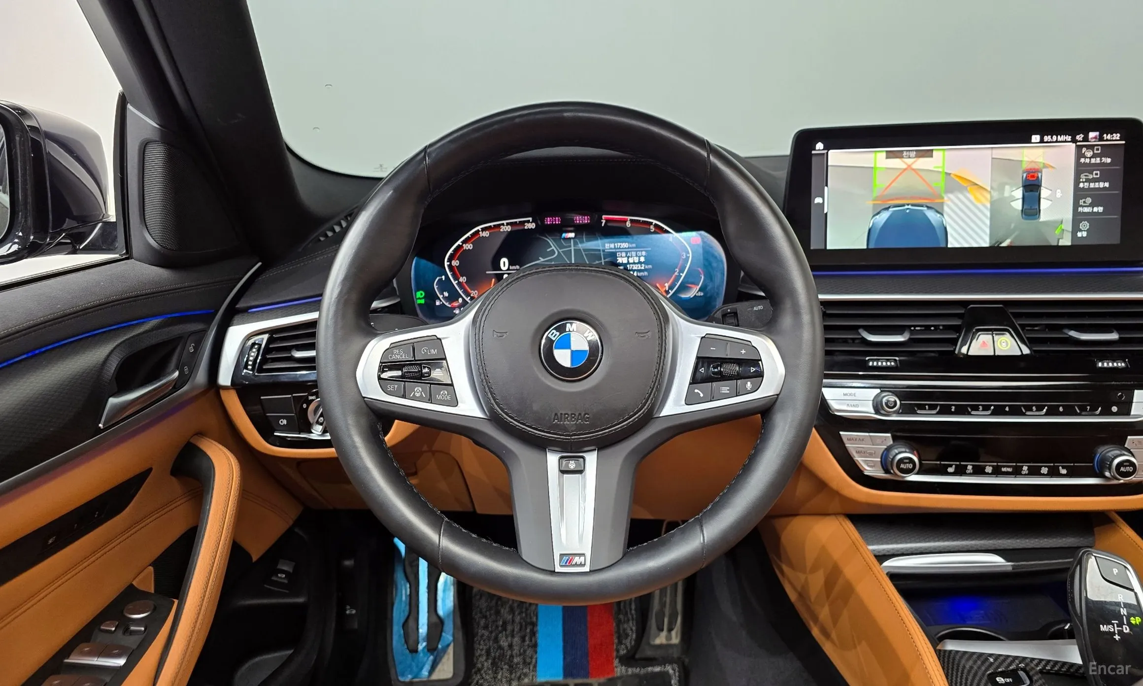 BMW 5 Series (G30) превью 13
