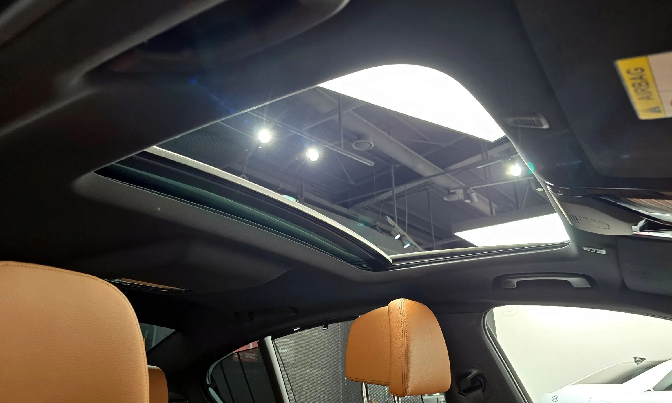 BMW 5 Series (G30) превью 17