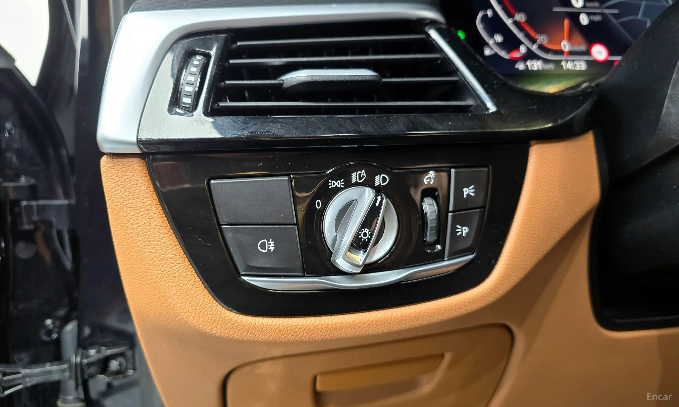 BMW 5 Series (G30) превью 20