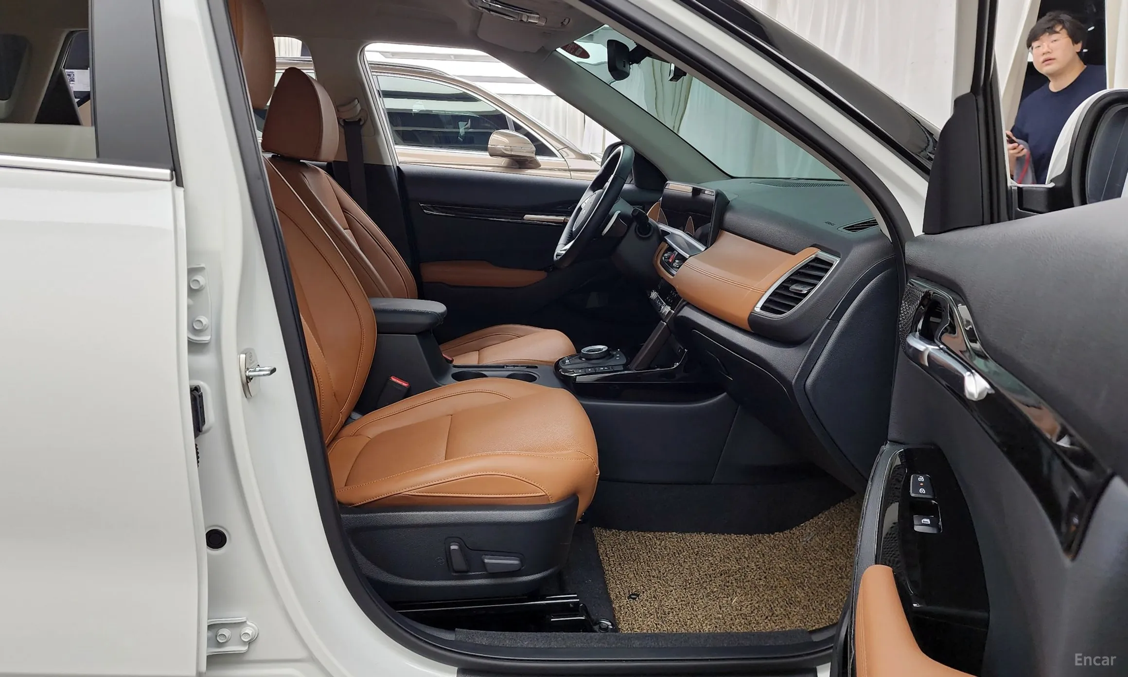 Kia Seltos превью 11