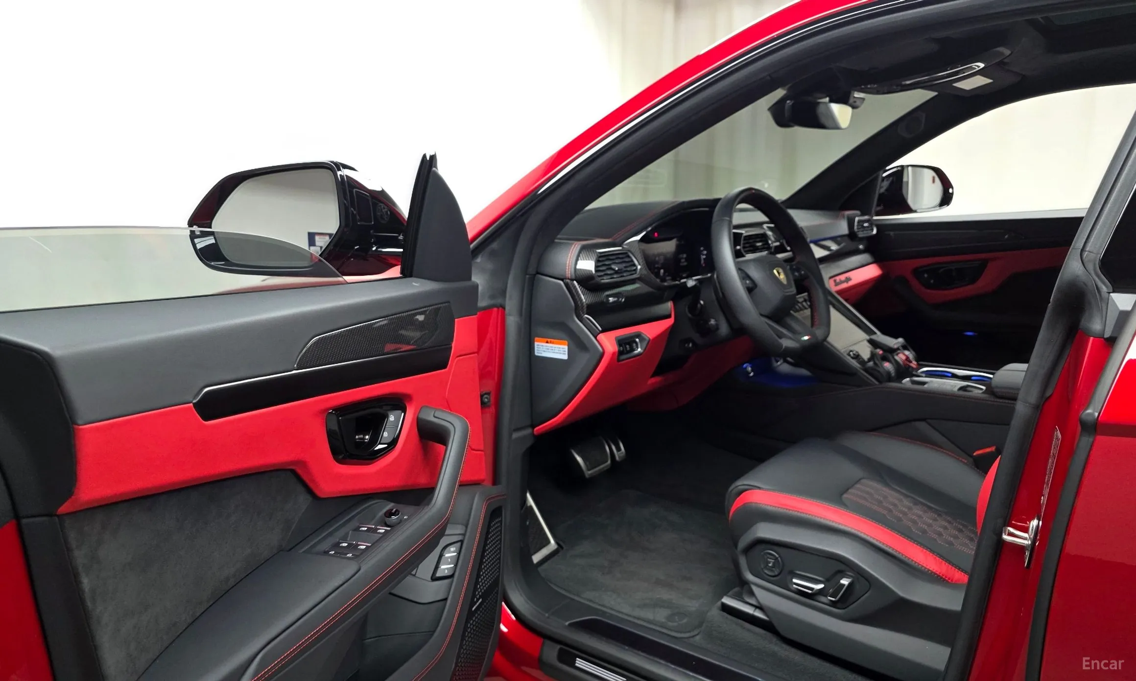 Lamborghini Urus превью 10