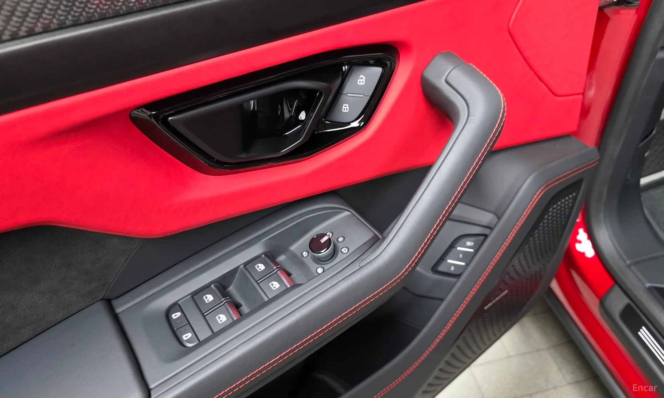 Lamborghini Urus превью 18