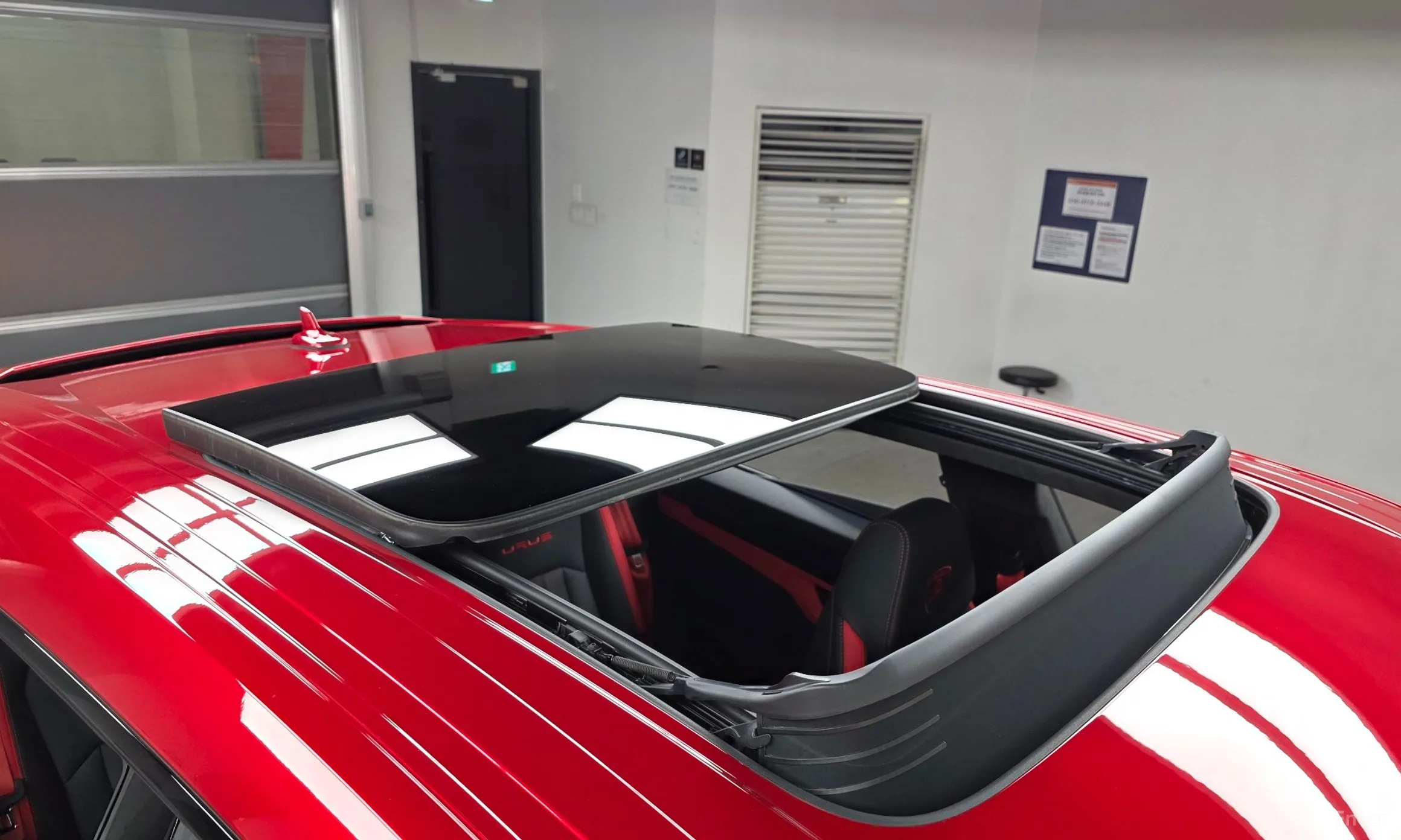Lamborghini Urus превью 19