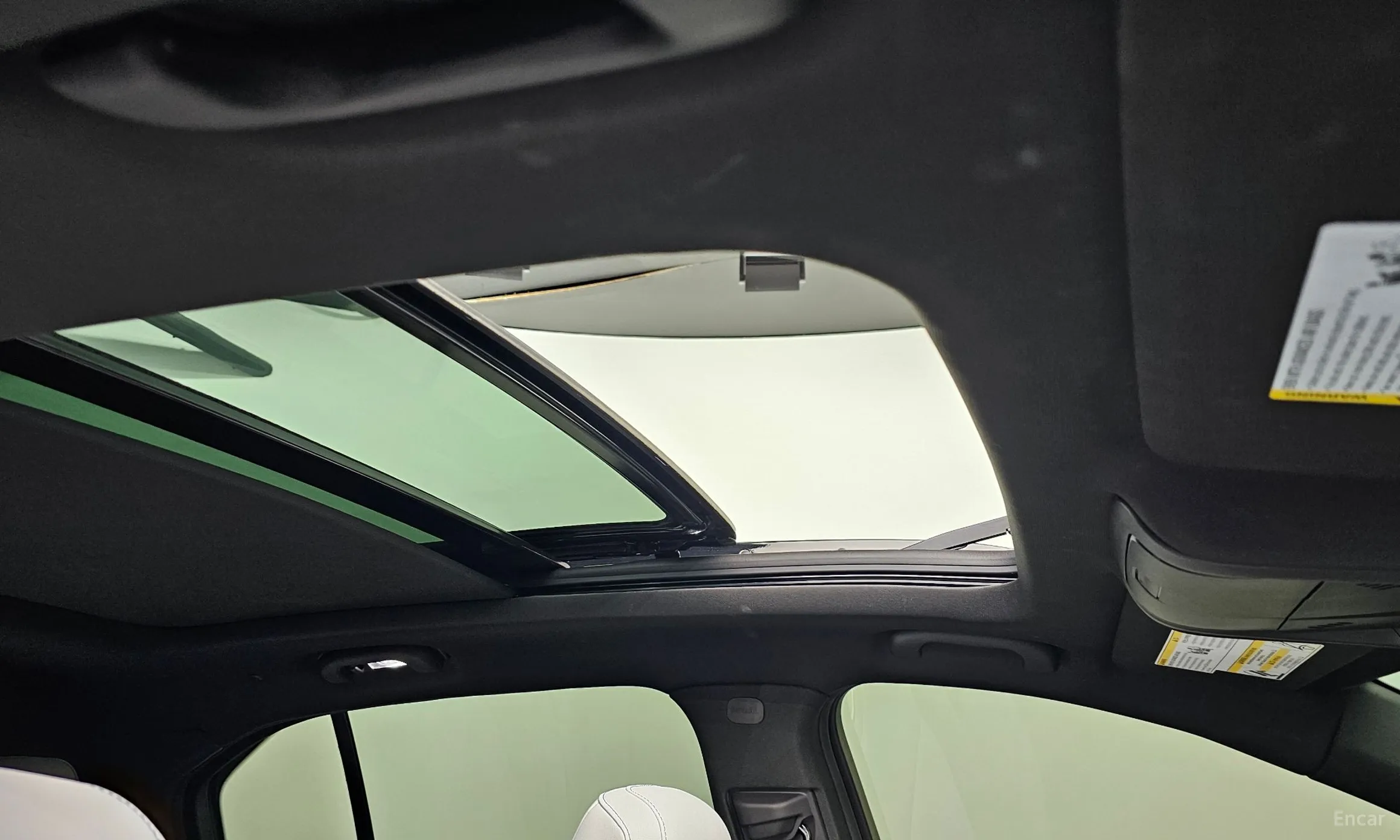 Cadillac XT4 превью 15