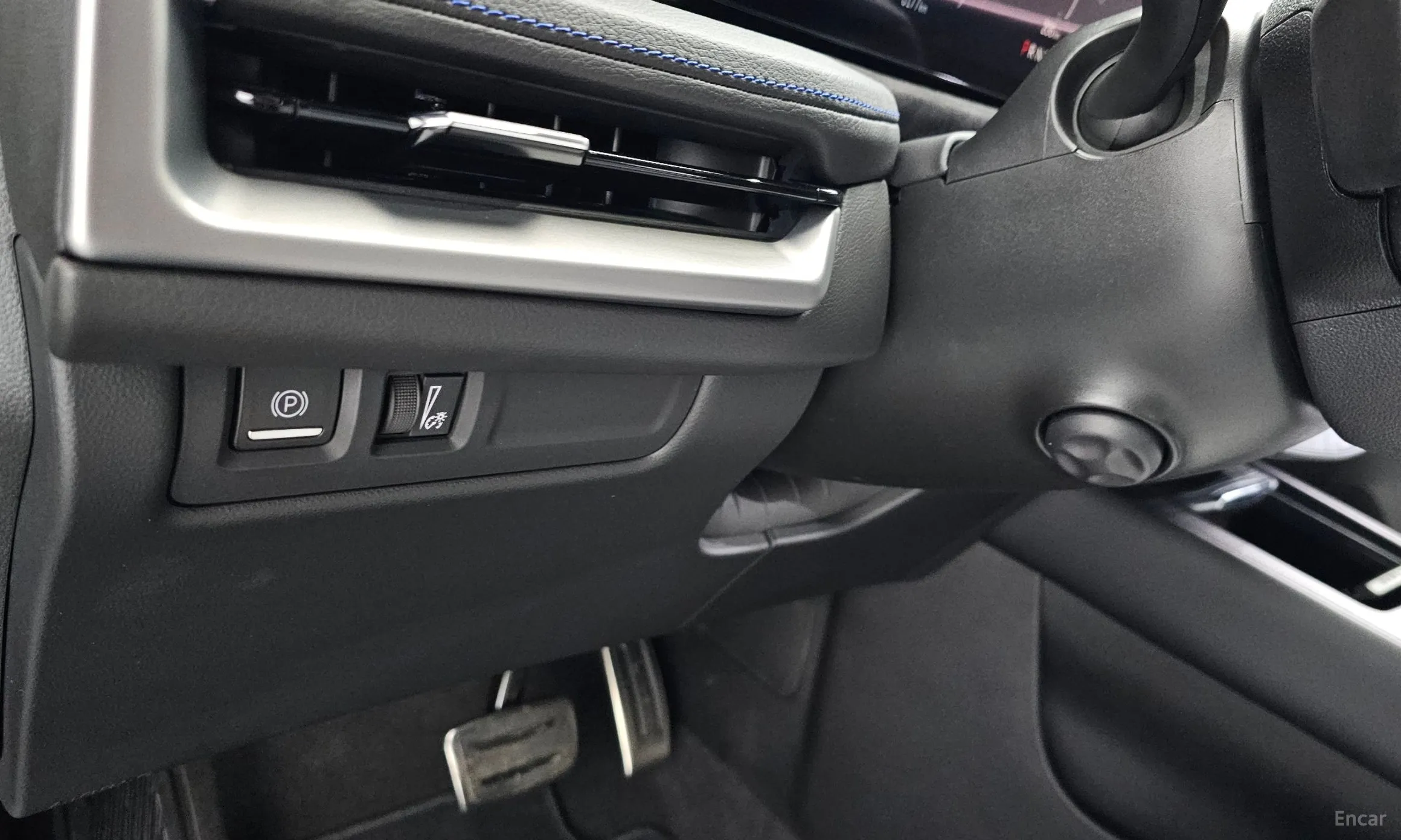 Cadillac XT4 превью 20