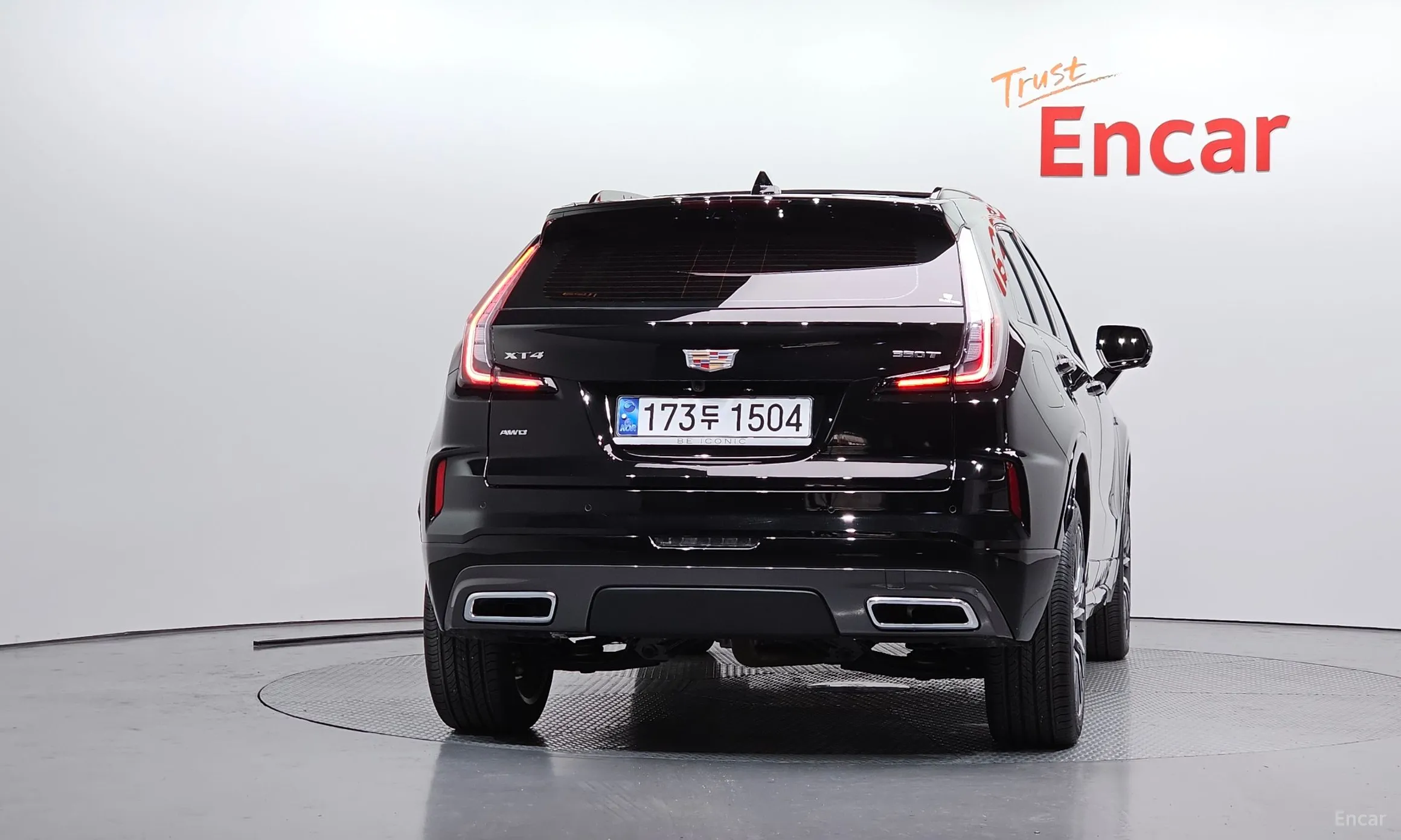 Cadillac XT4 превью 4