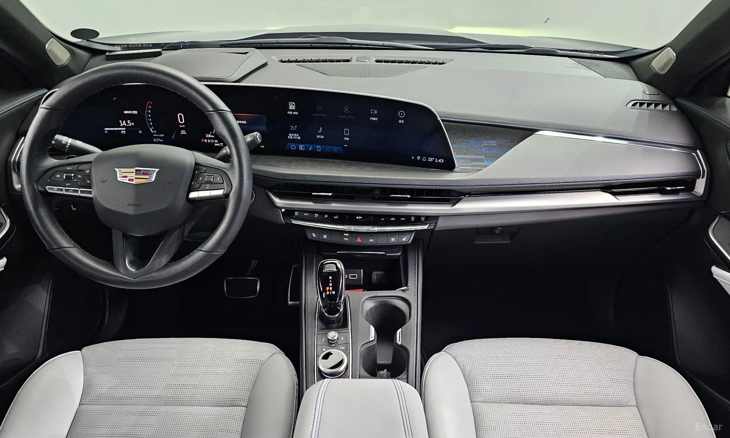 Cadillac XT4 превью 7