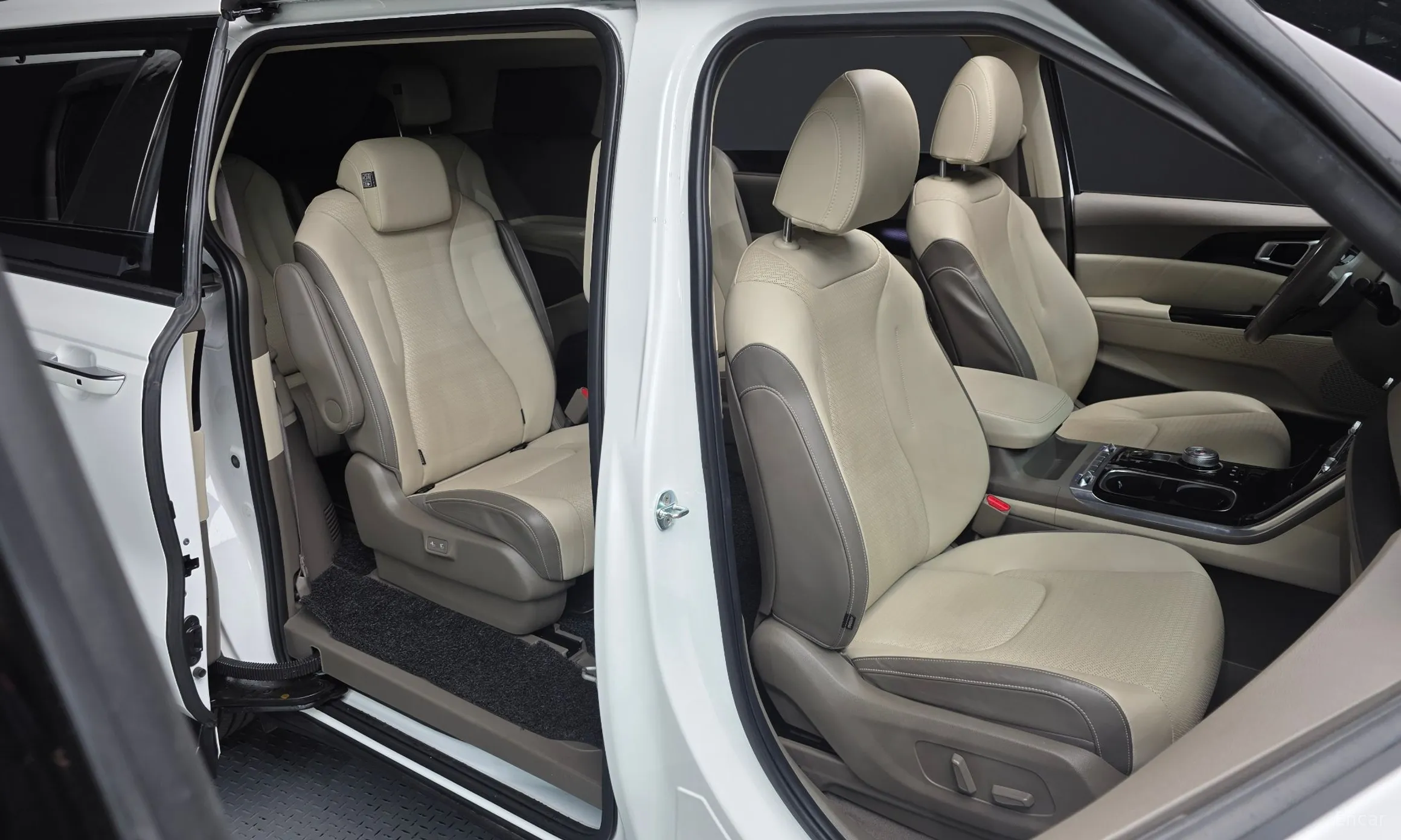 Kia Carnival Gen 4 превью 12