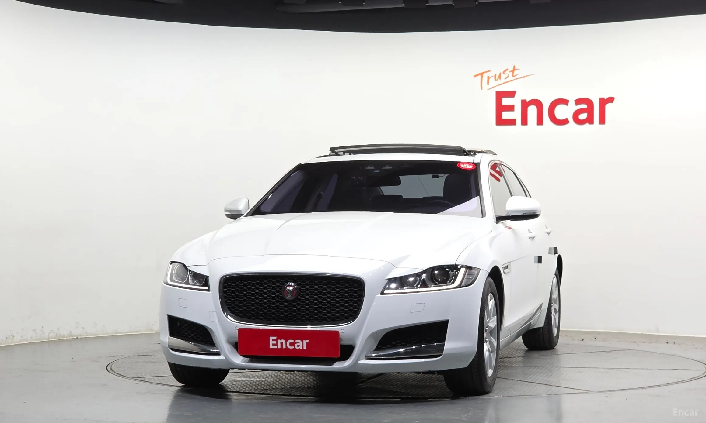 Jaguar XF (x260) превью 3