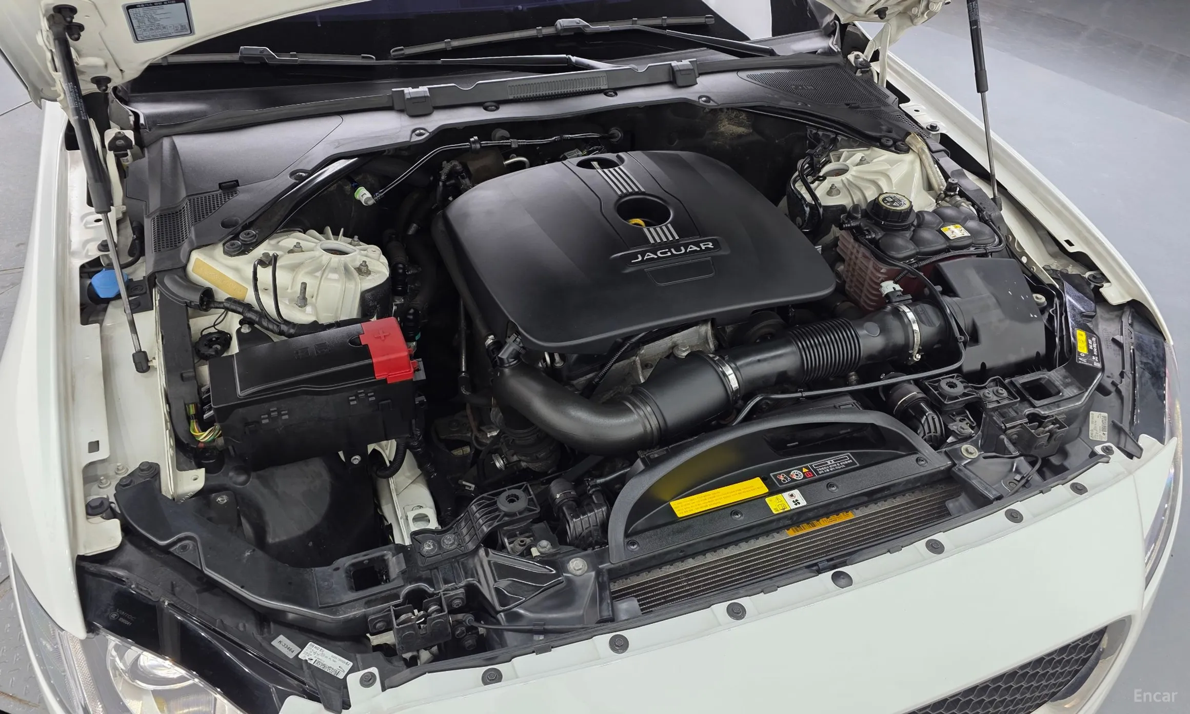 Jaguar XF (x260) превью 6