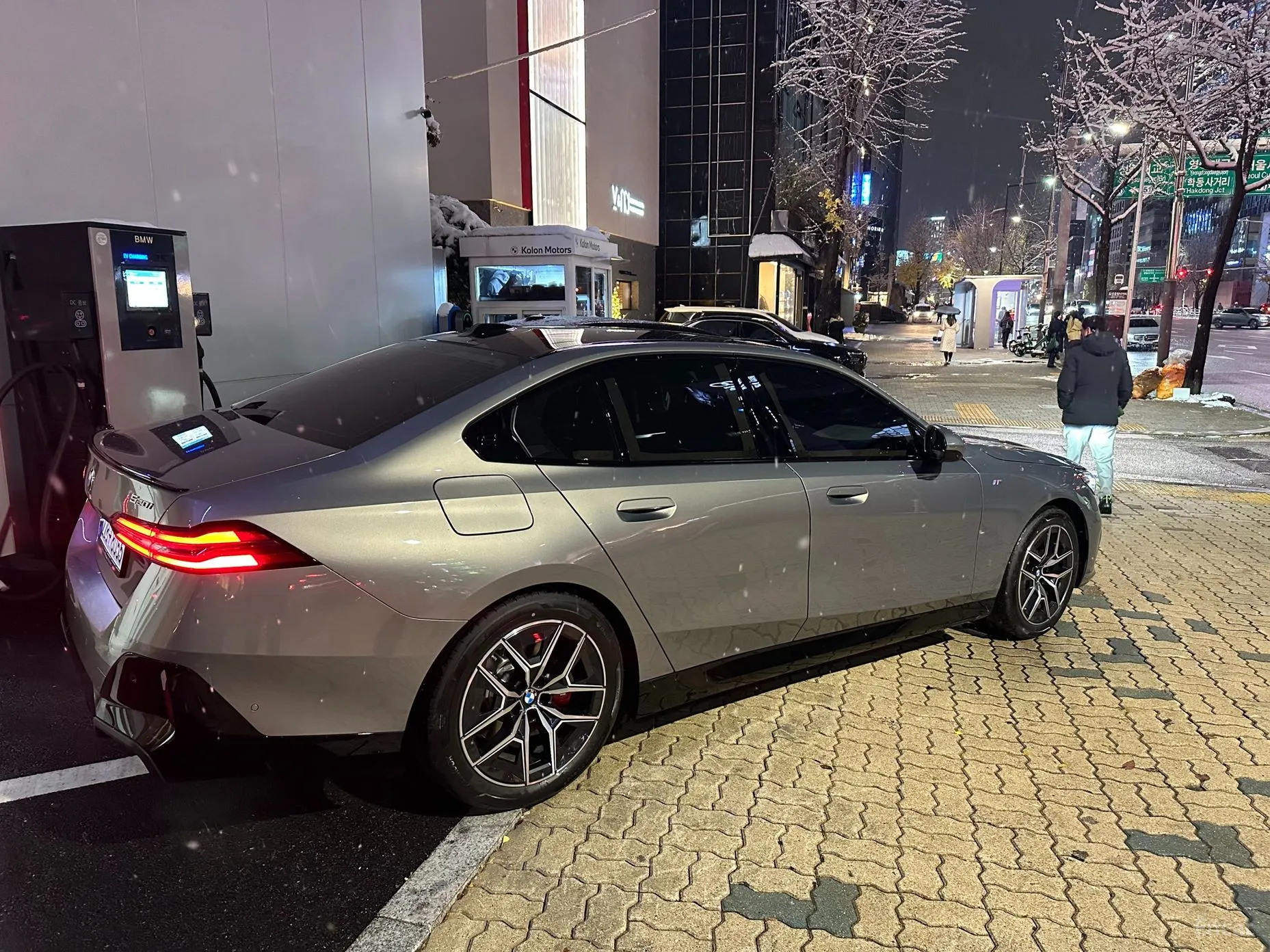 BMW 5 Series (G60) превью 2