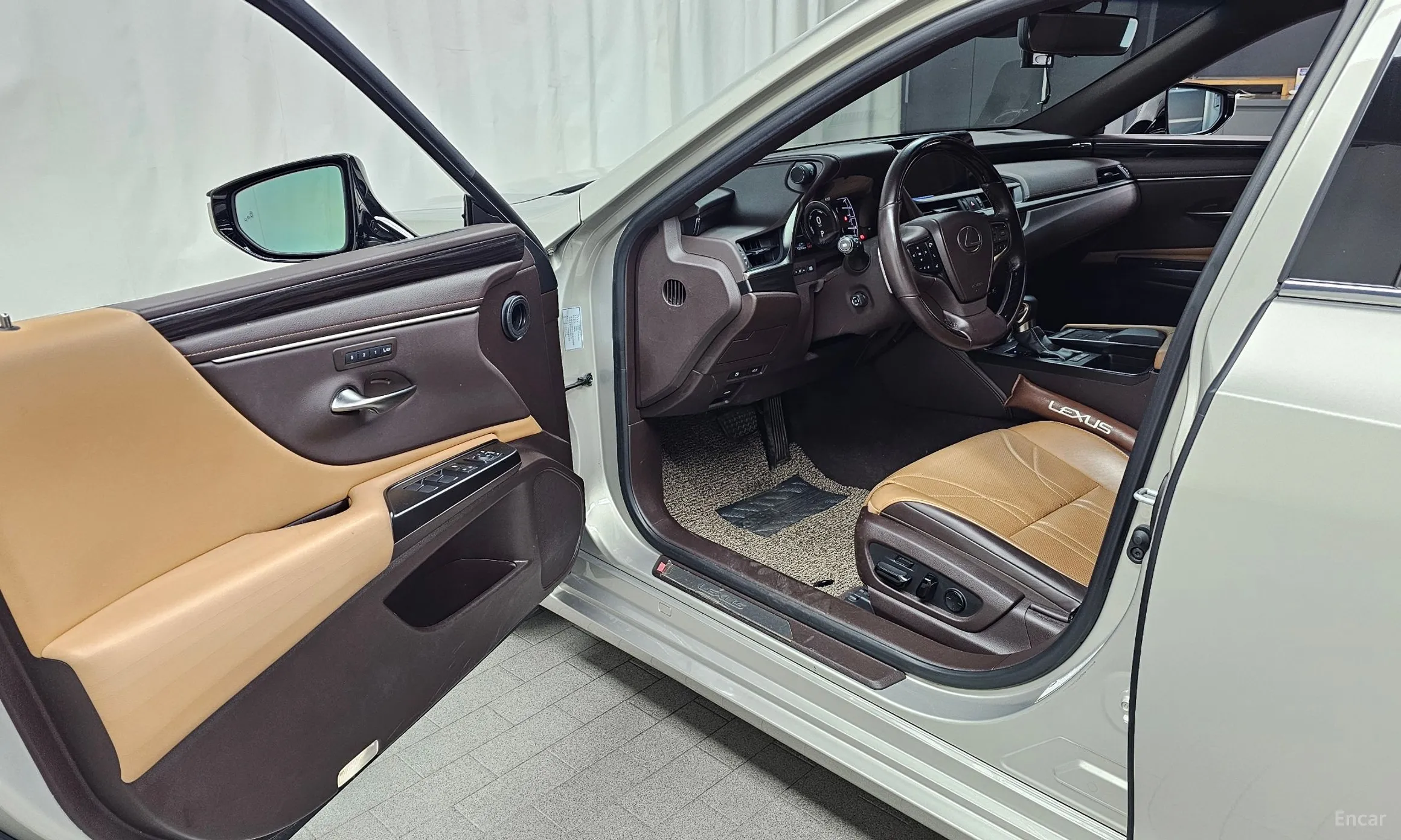Lexus ES300h 7th Generation превью 10