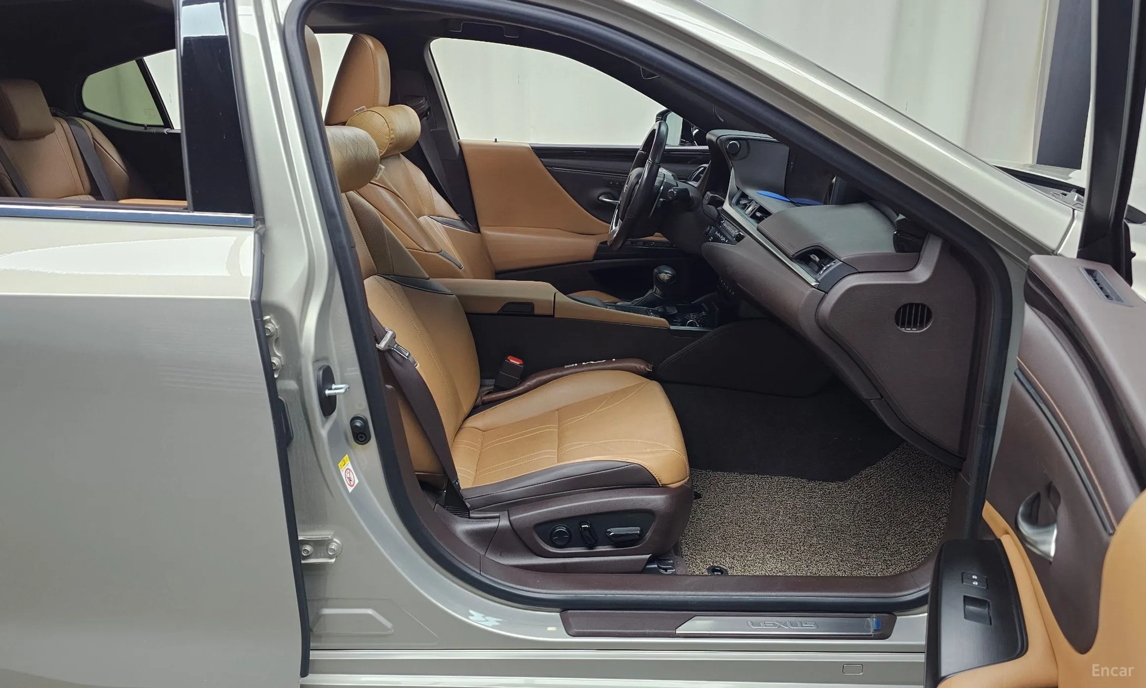 Lexus ES300h 7th Generation превью 11