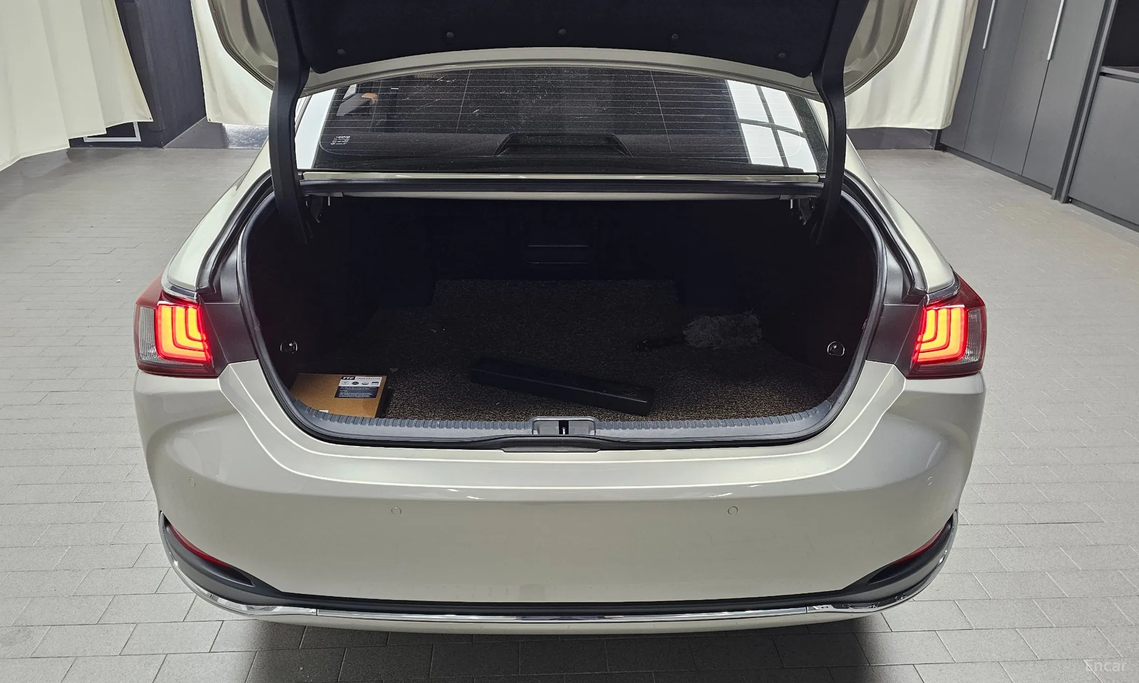 Lexus ES300h 7th Generation превью 20