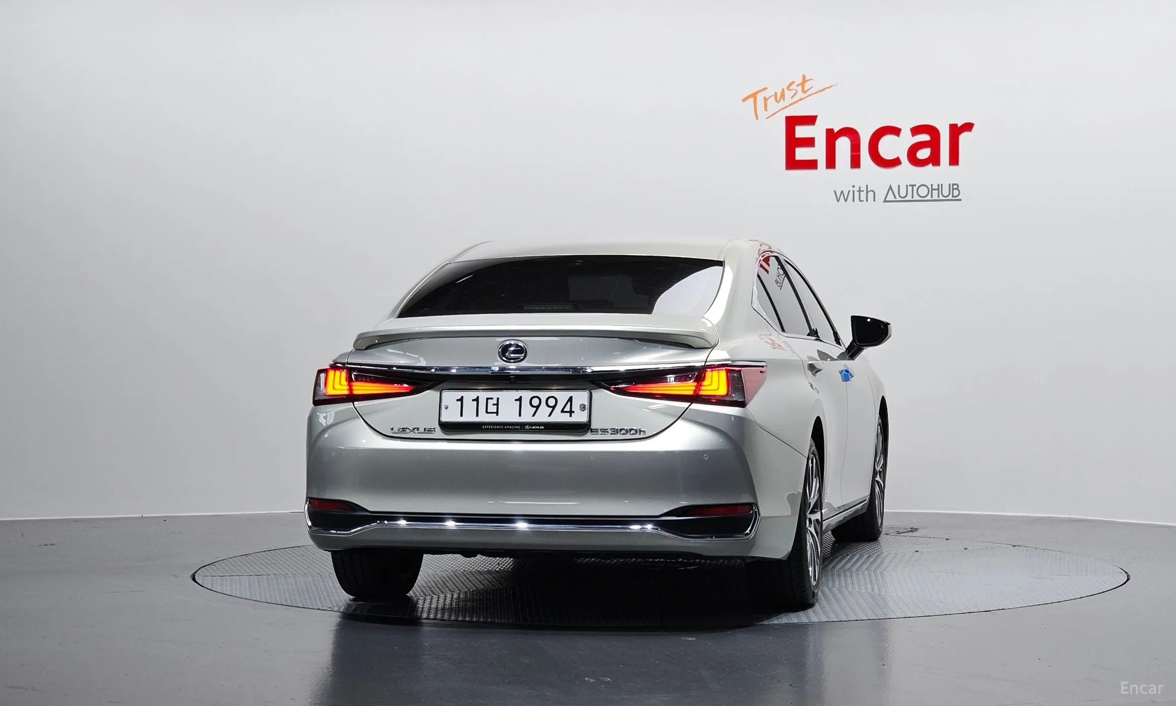 Lexus ES300h 7th Generation превью 4
