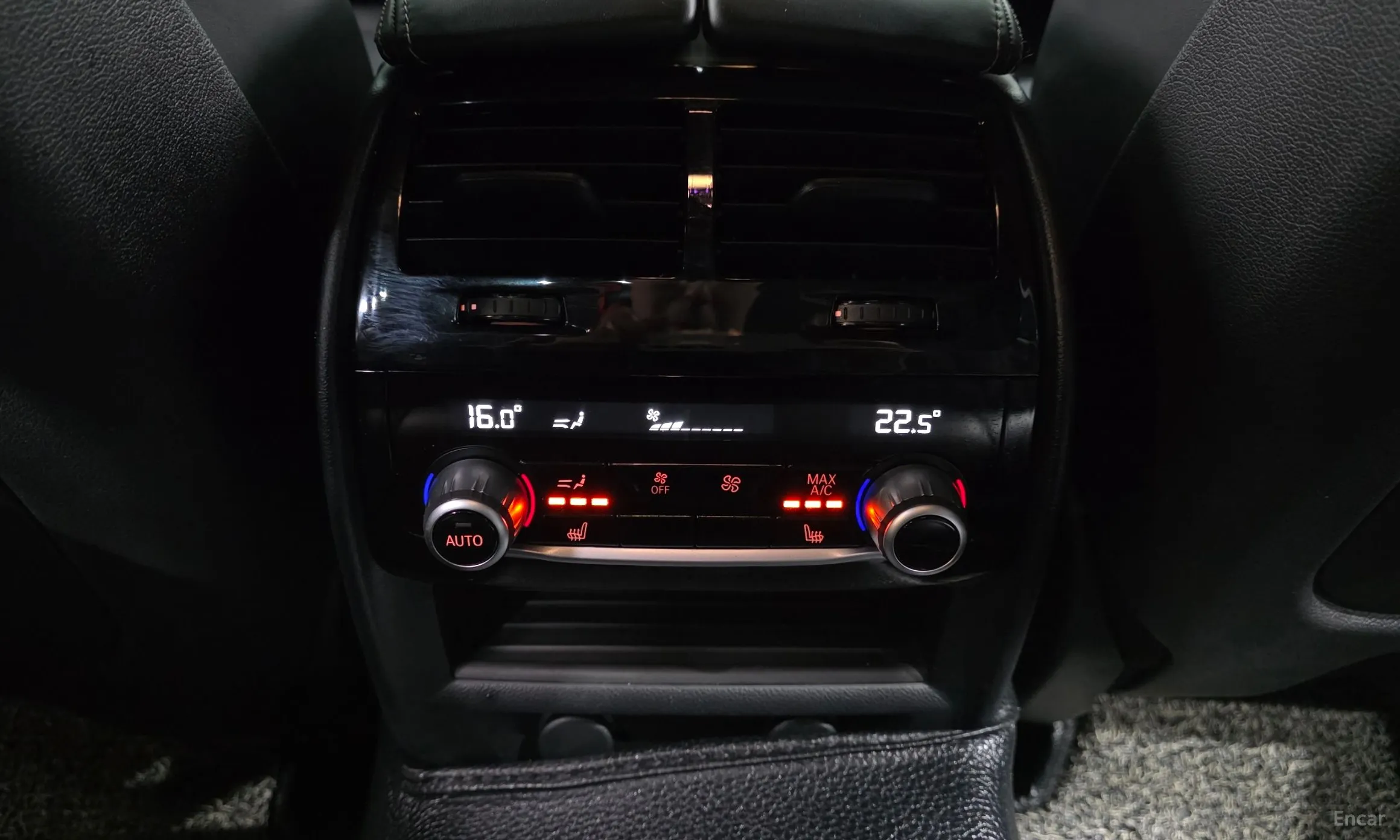 BMW 5 Series (G30) превью 19