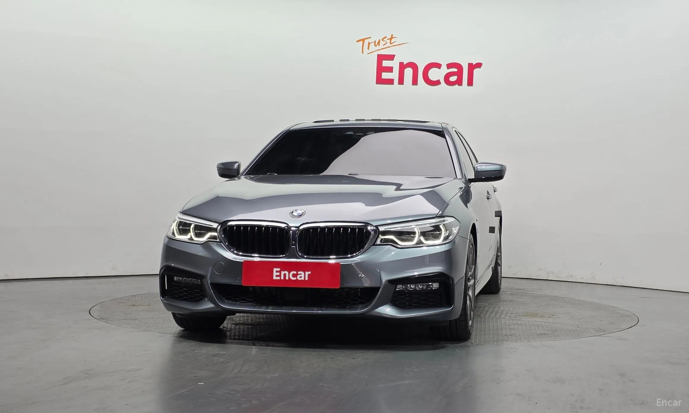 BMW 5 Series (G30) превью 3