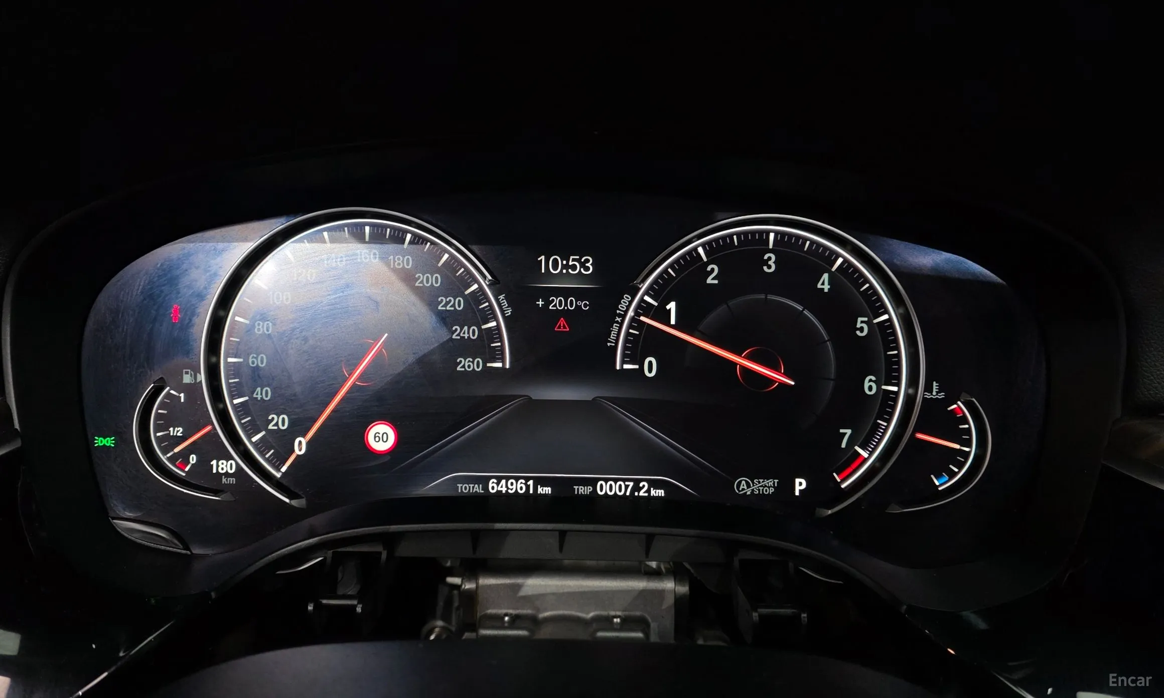 BMW 5 Series (G30) превью 8
