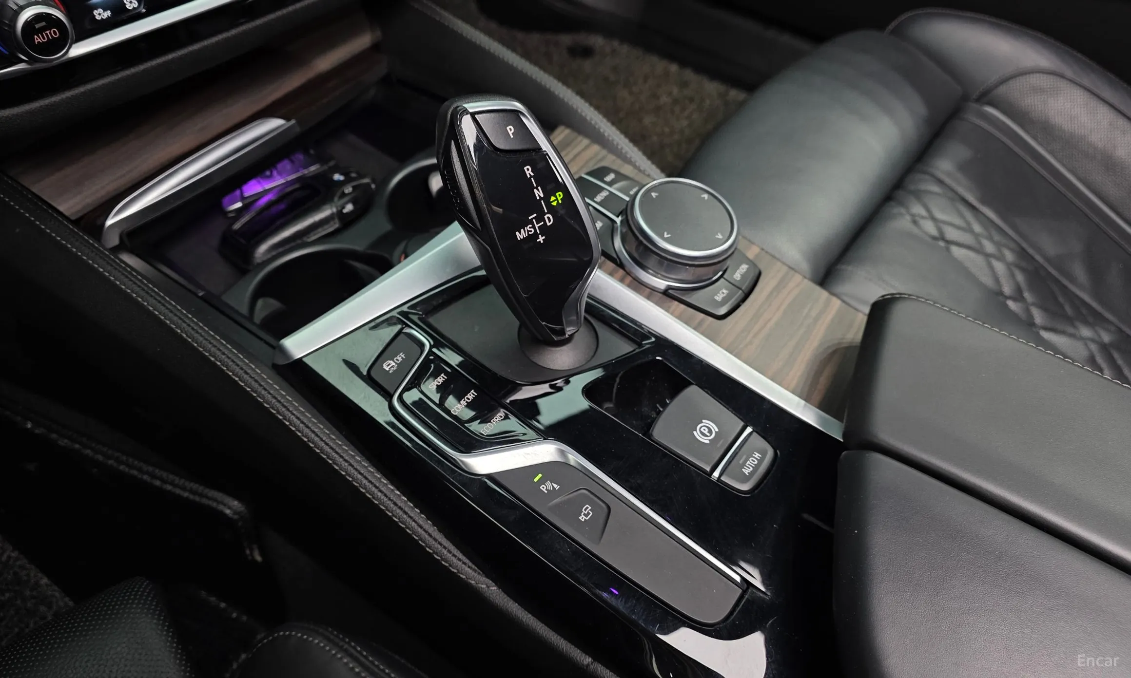 BMW 5 Series (G30) превью 9