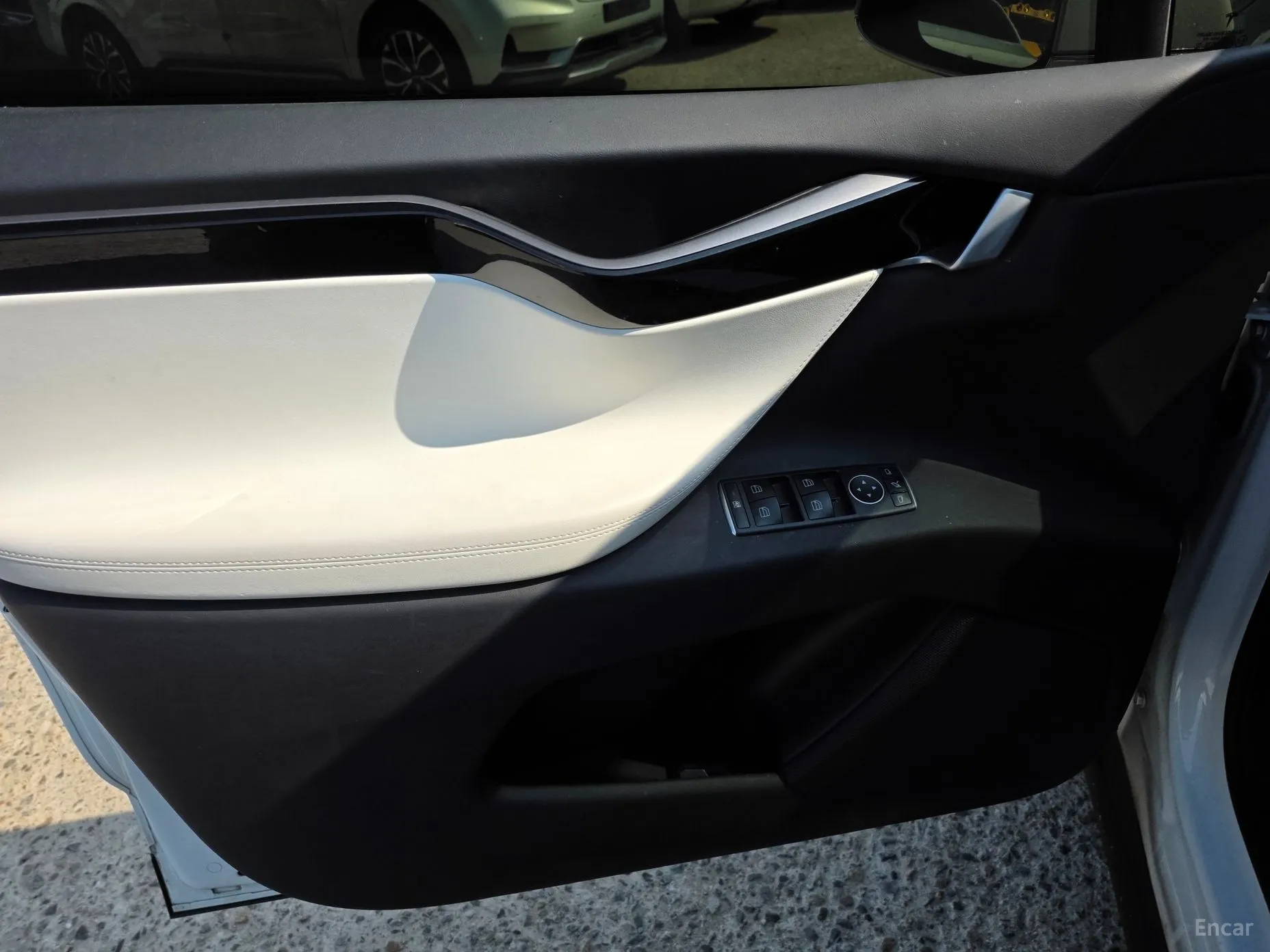 Tesla Model X превью 6