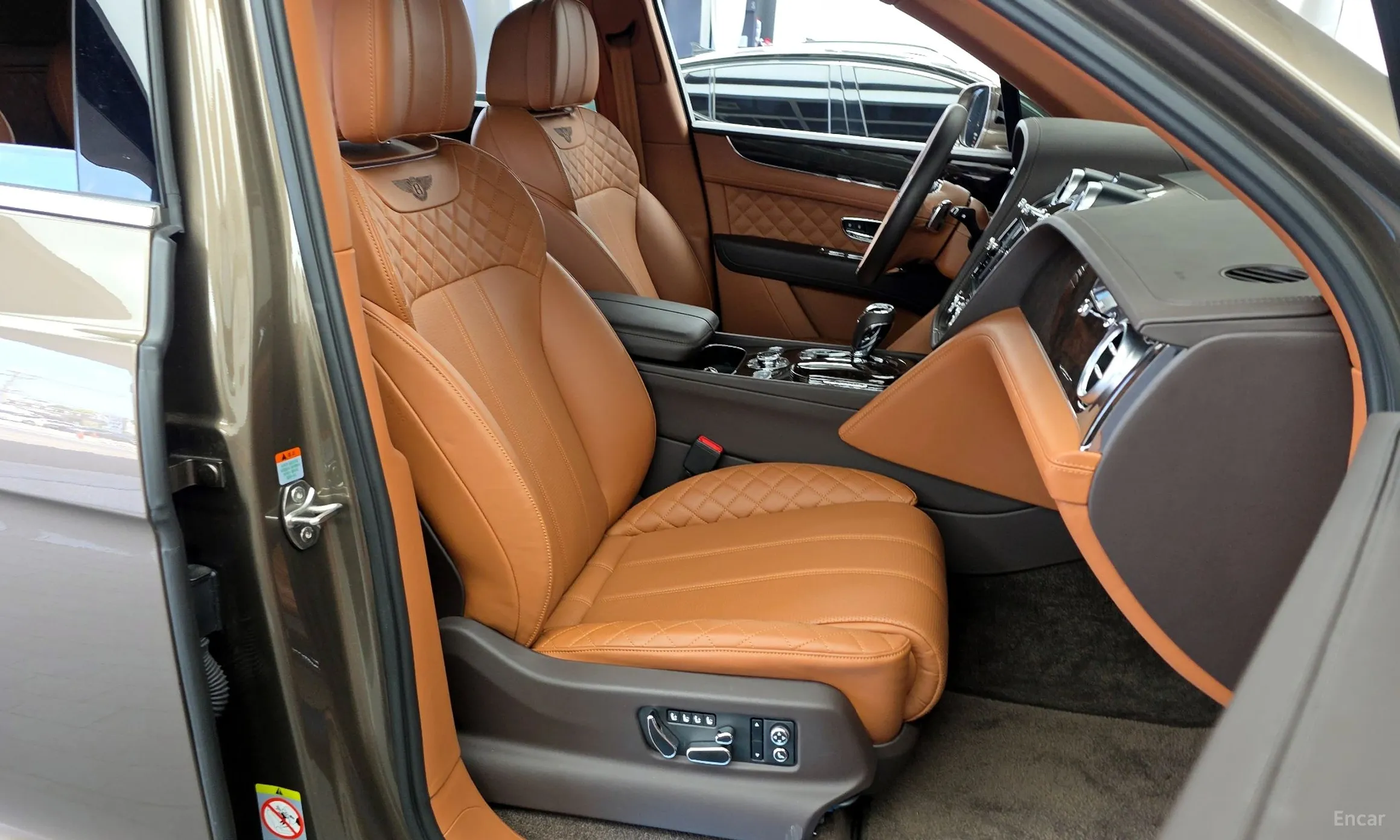 Bentley Bentayga превью 11