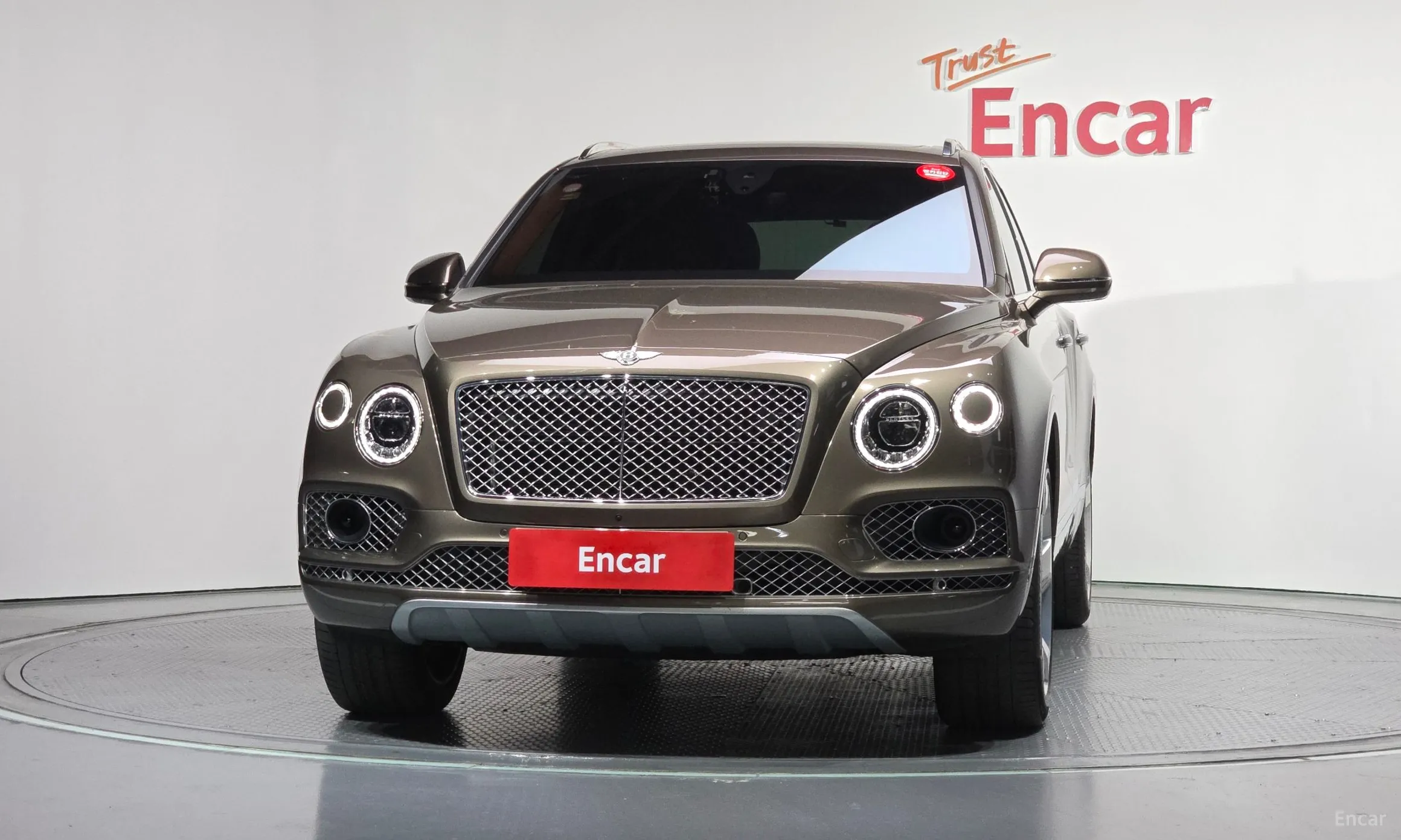 Bentley Bentayga превью 3