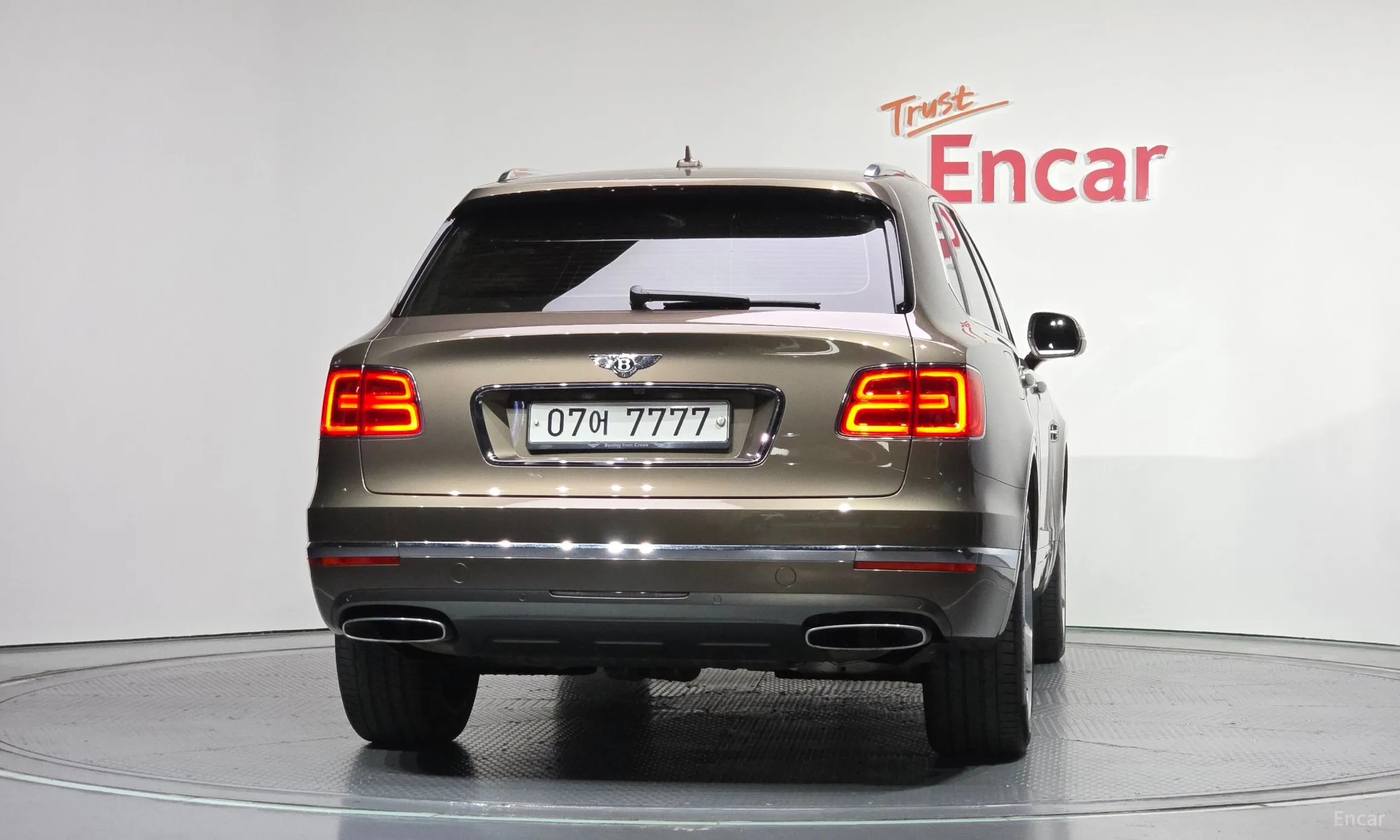 Bentley Bentayga превью 4