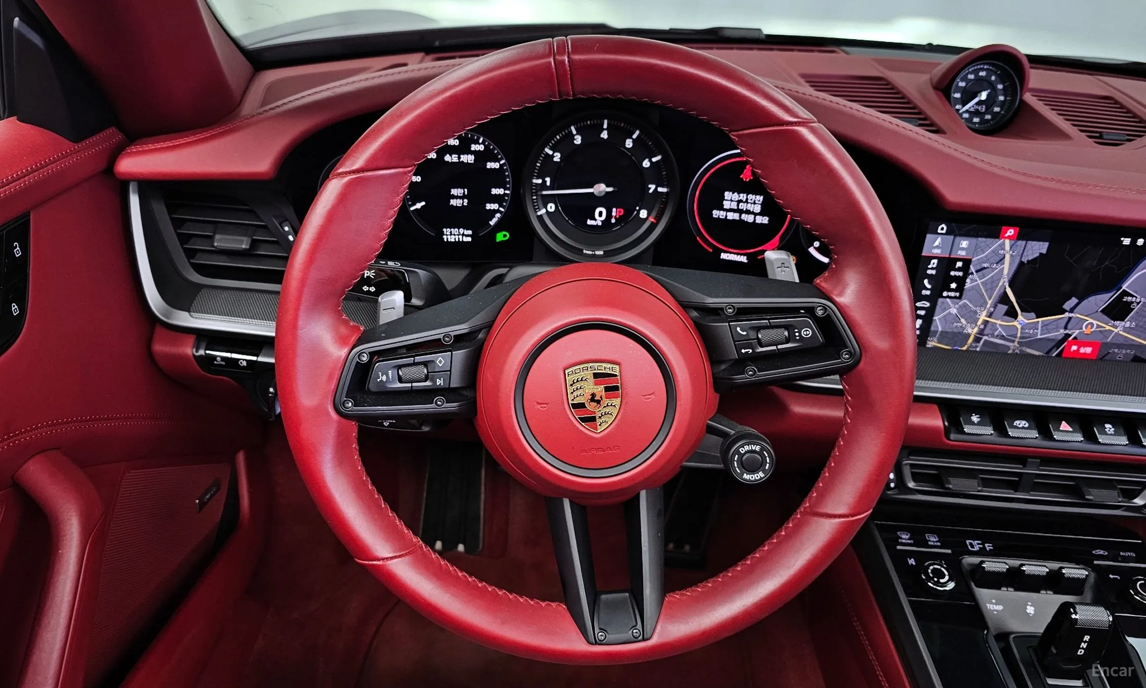 Porsche 911 (992) превью 13