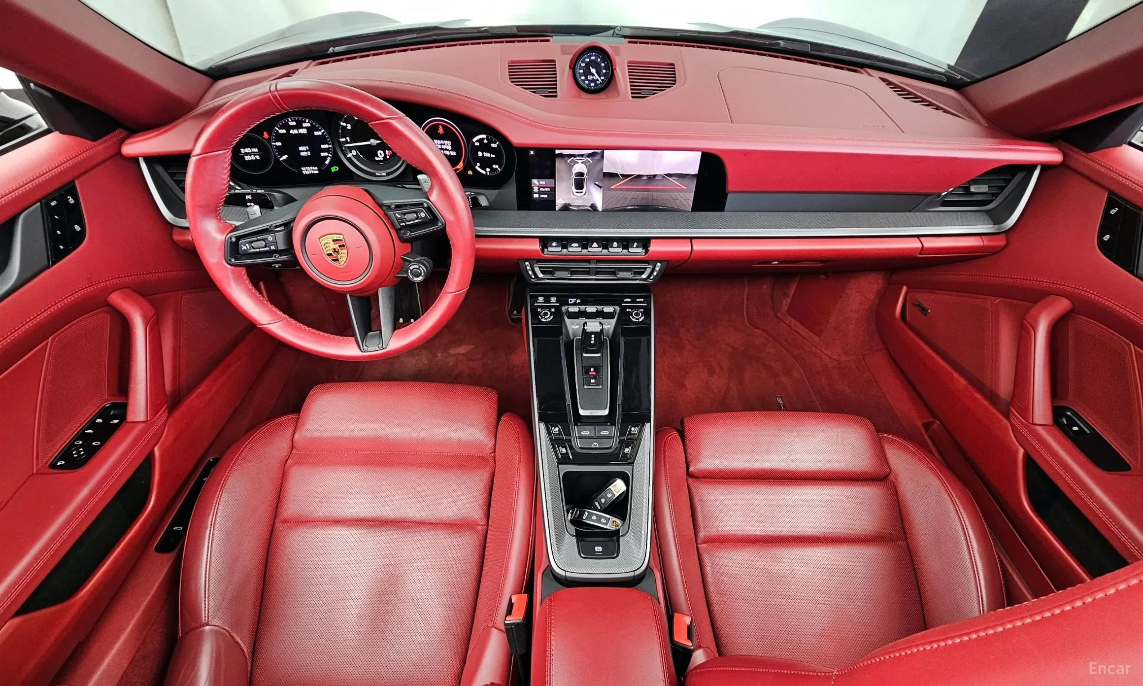 Porsche 911 (992) превью 7