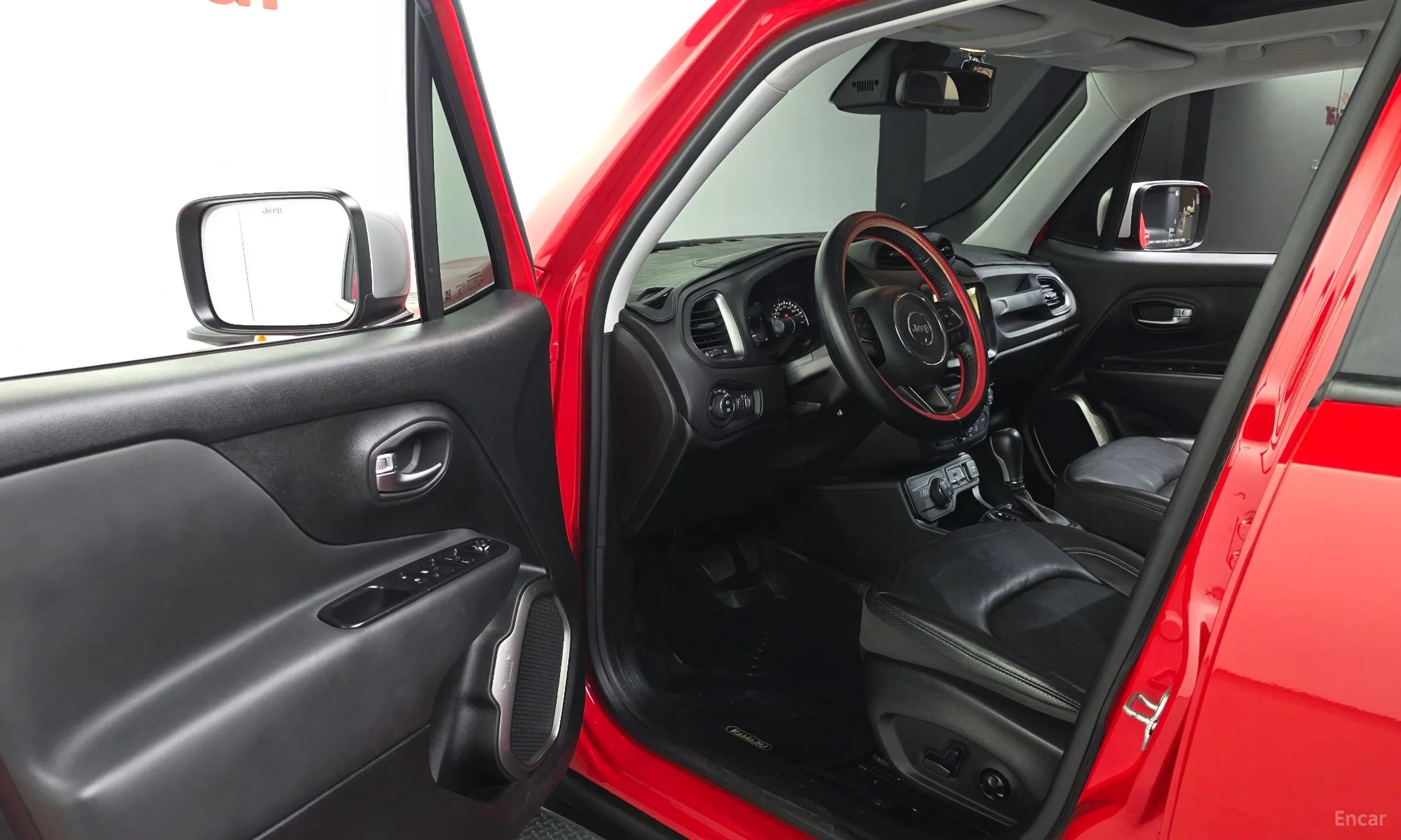 Jeep Renegade превью 10
