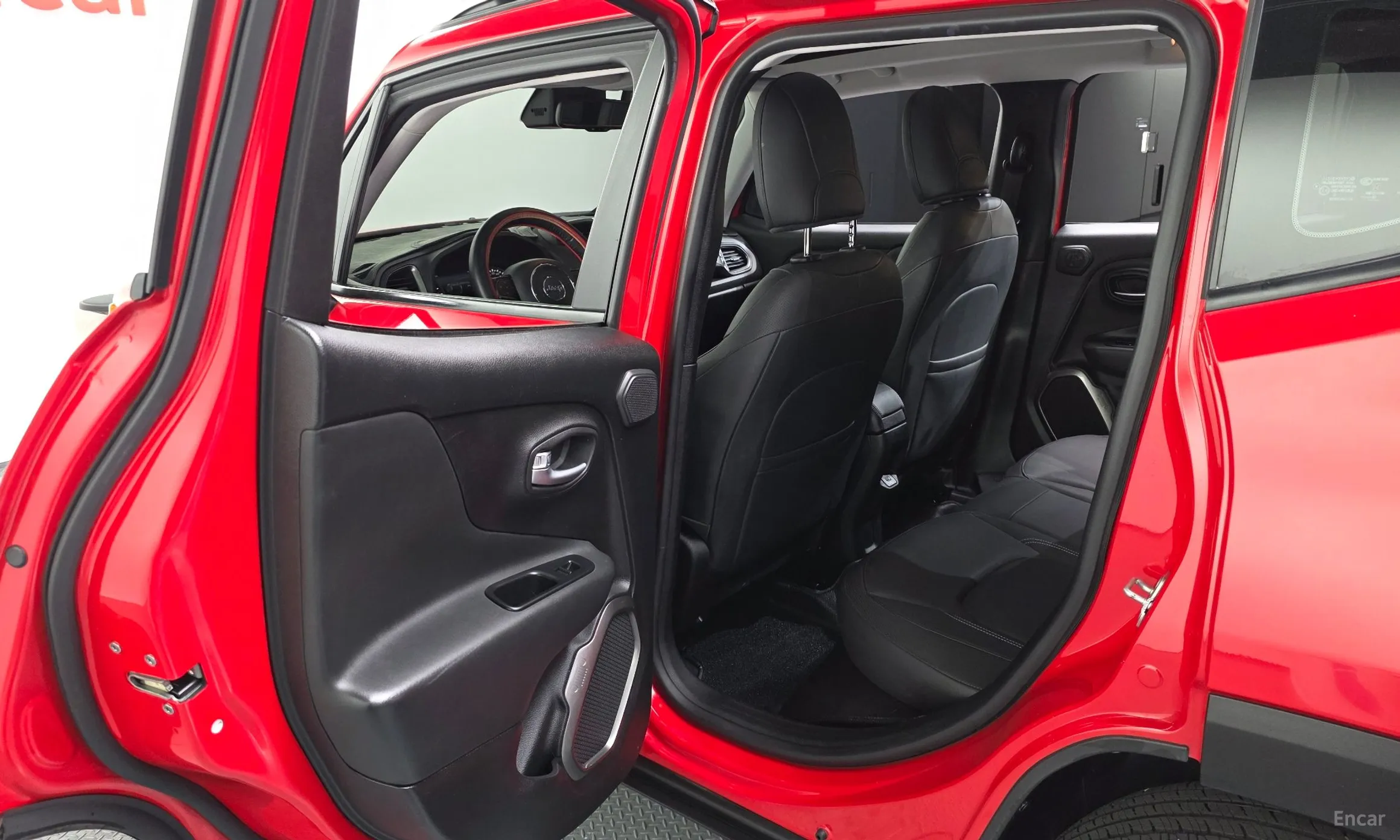 Jeep Renegade превью 12