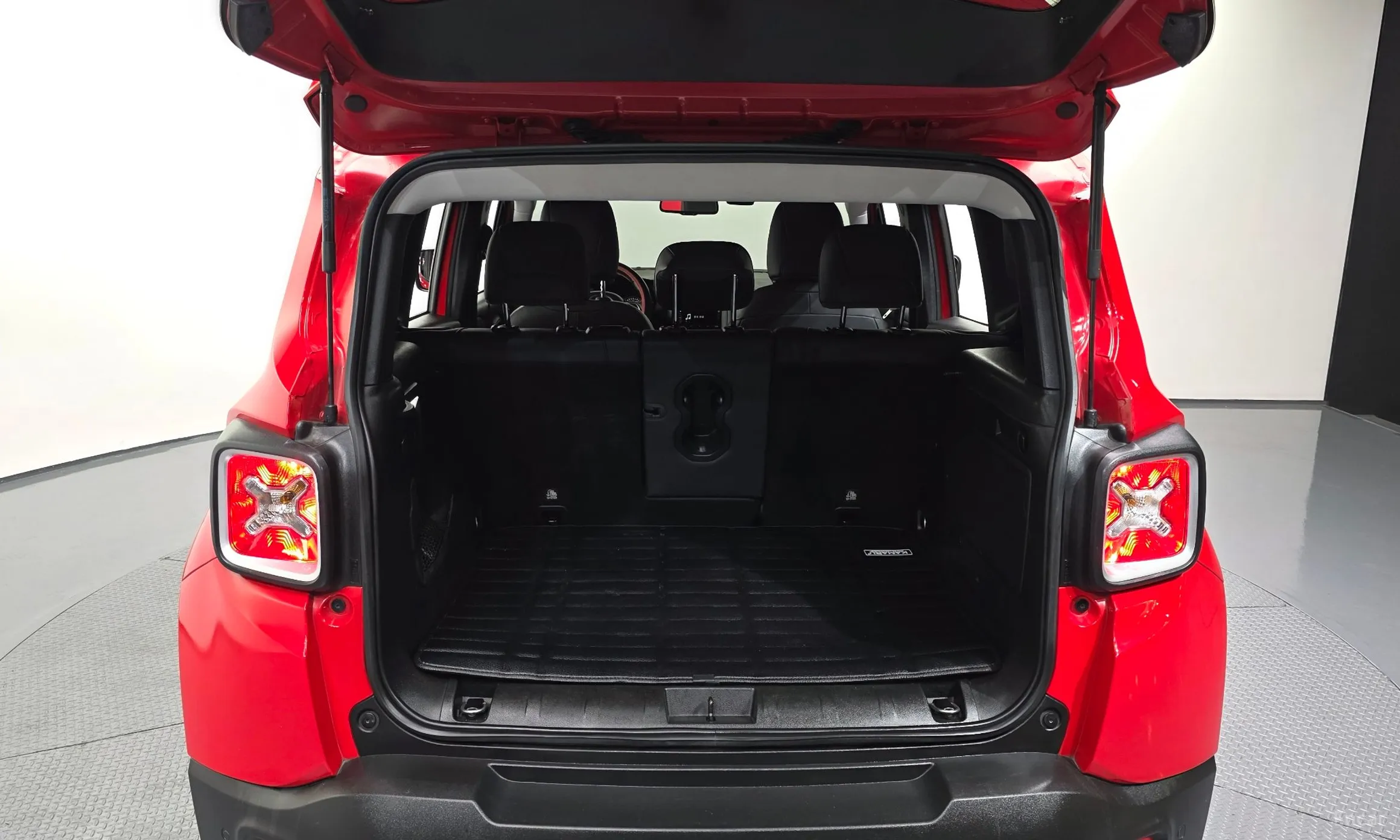 Jeep Renegade превью 20