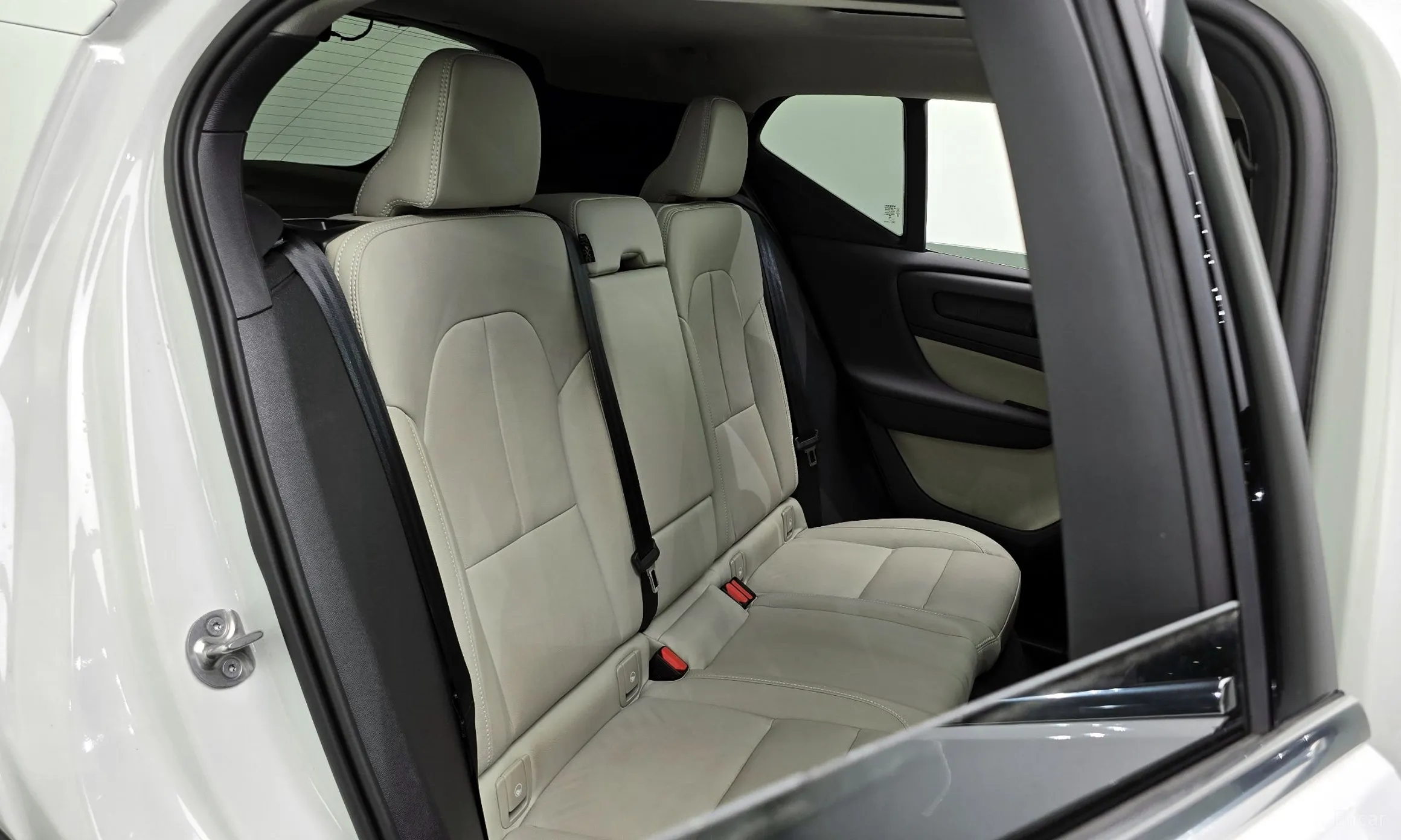 Volvo XC40 превью 12