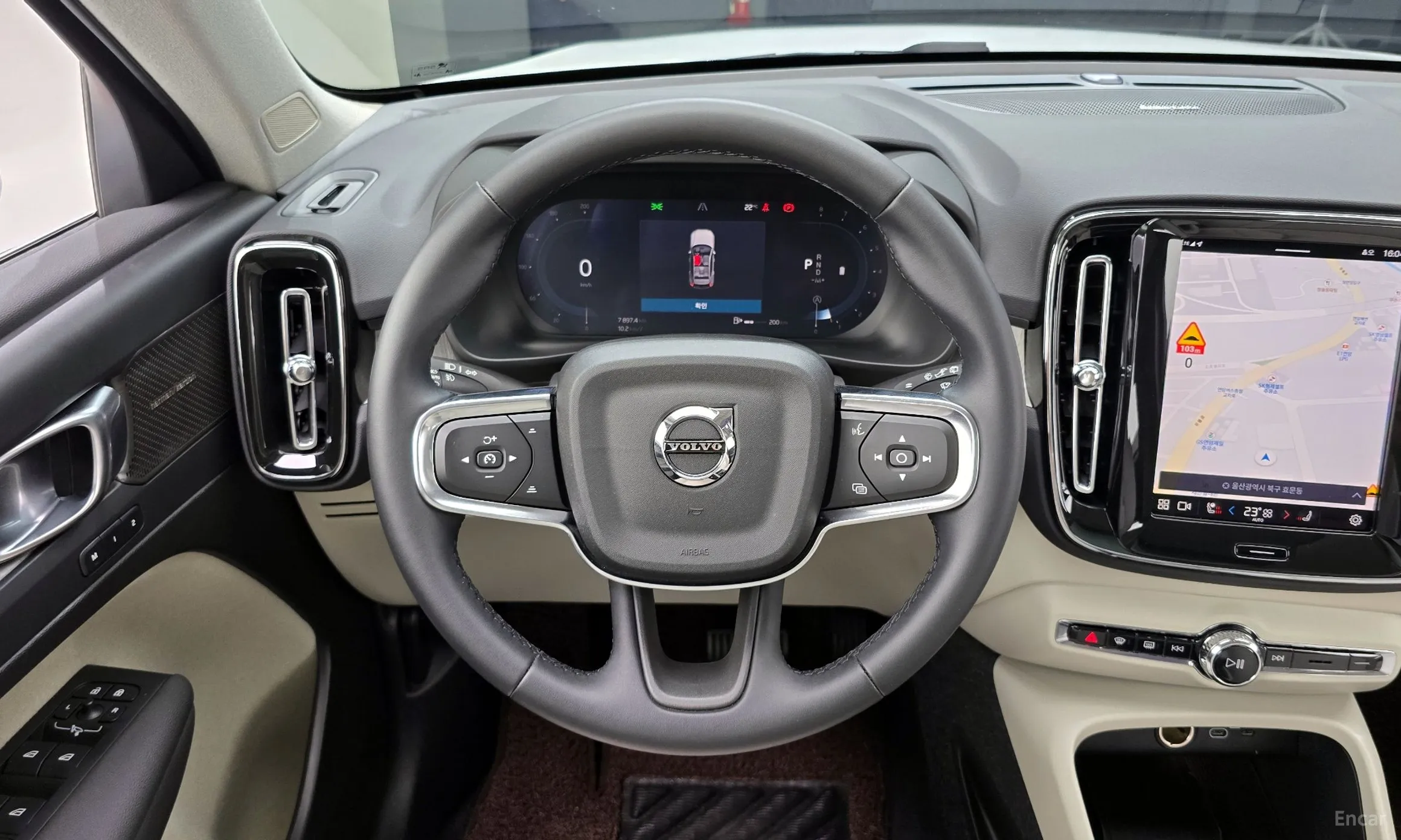Volvo XC40 превью 13