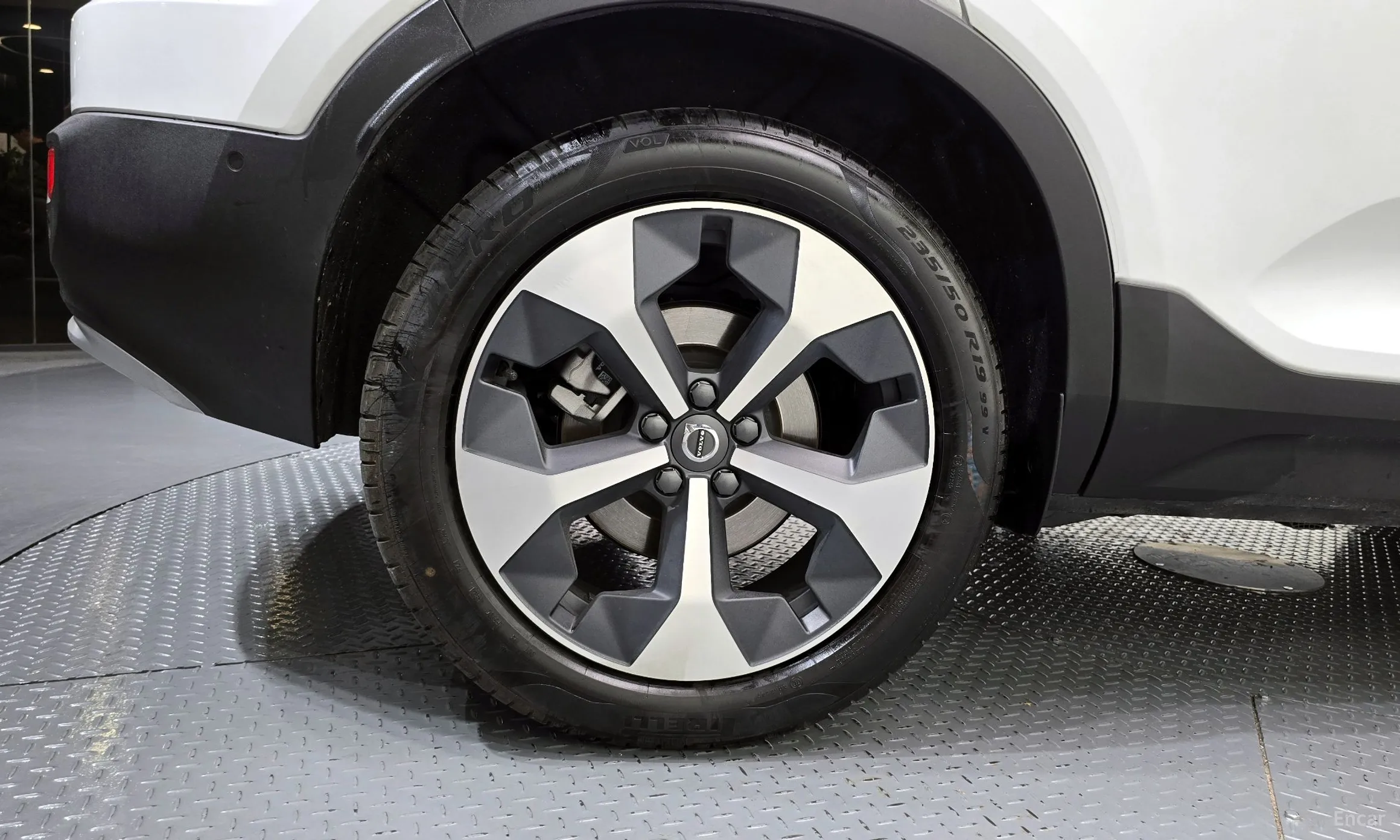 Volvo XC40 превью 5