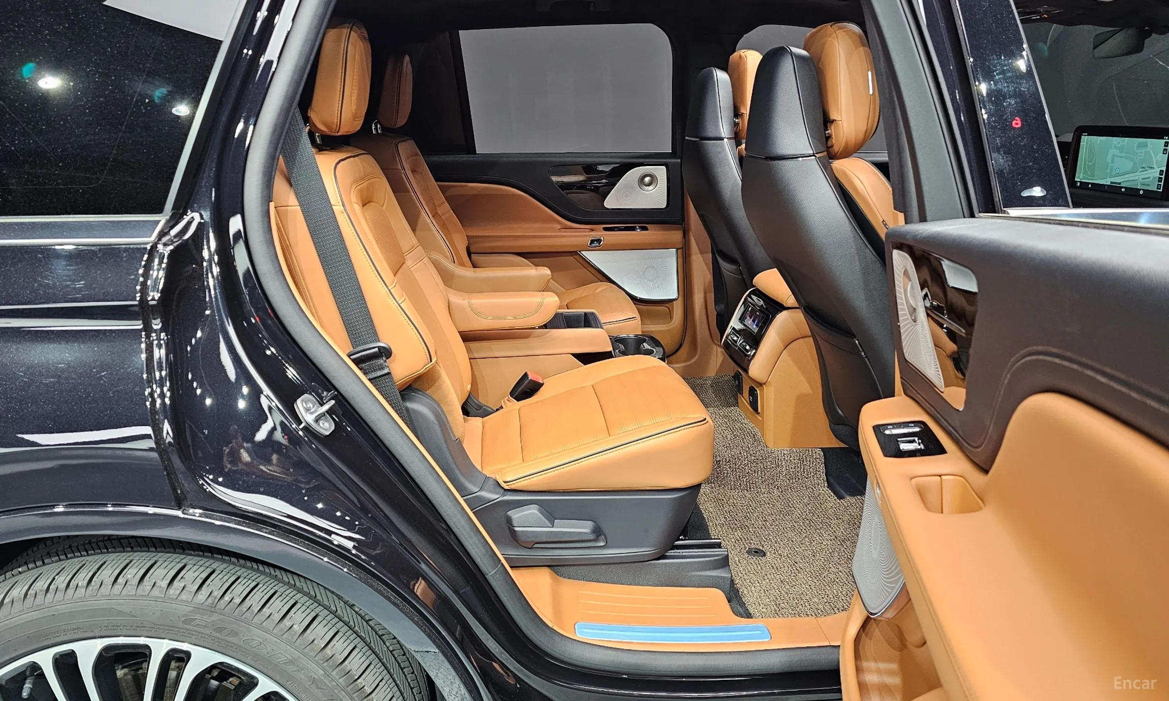 Lincoln Aviator 2nd Generation превью 12