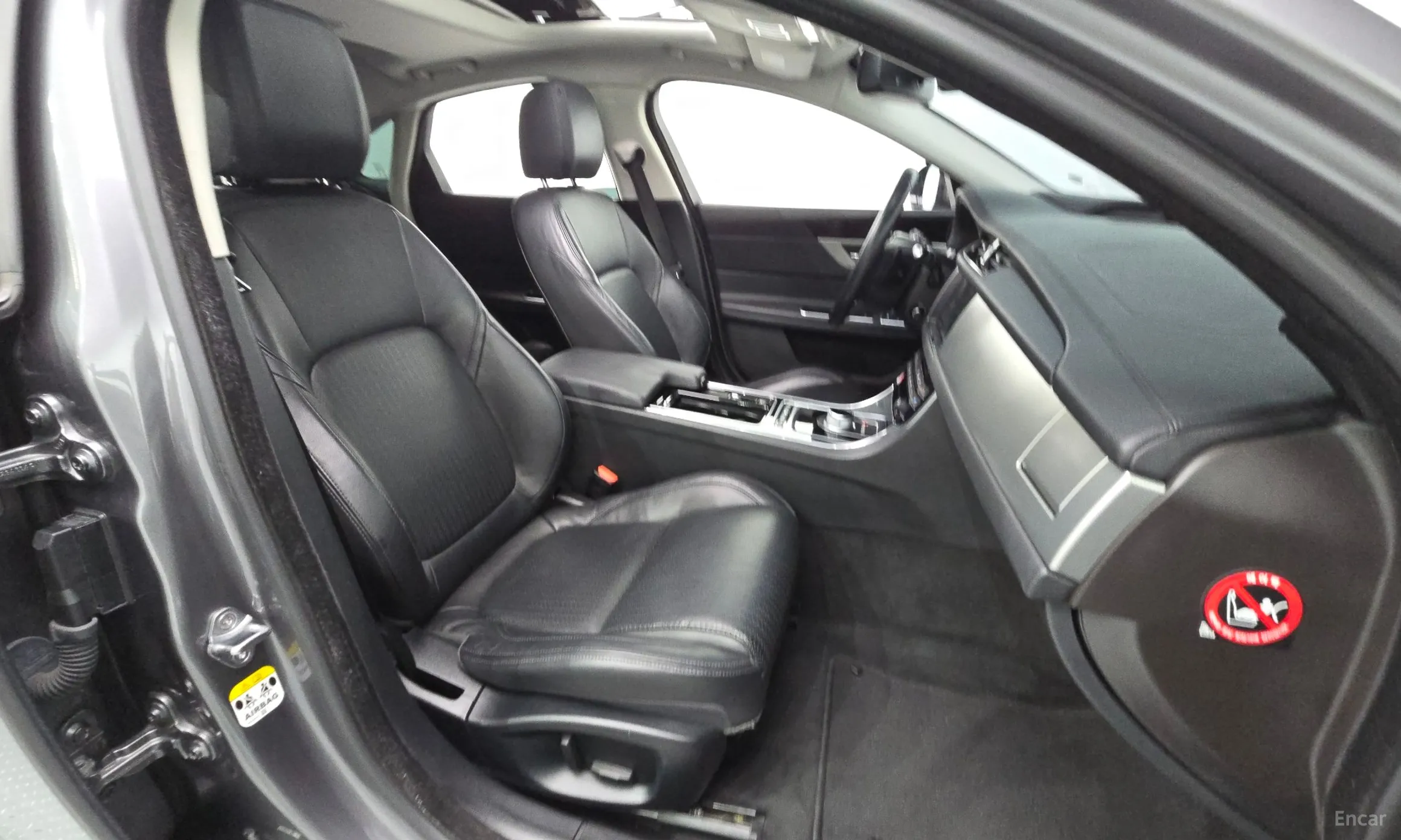 Jaguar XF (x260) превью 11