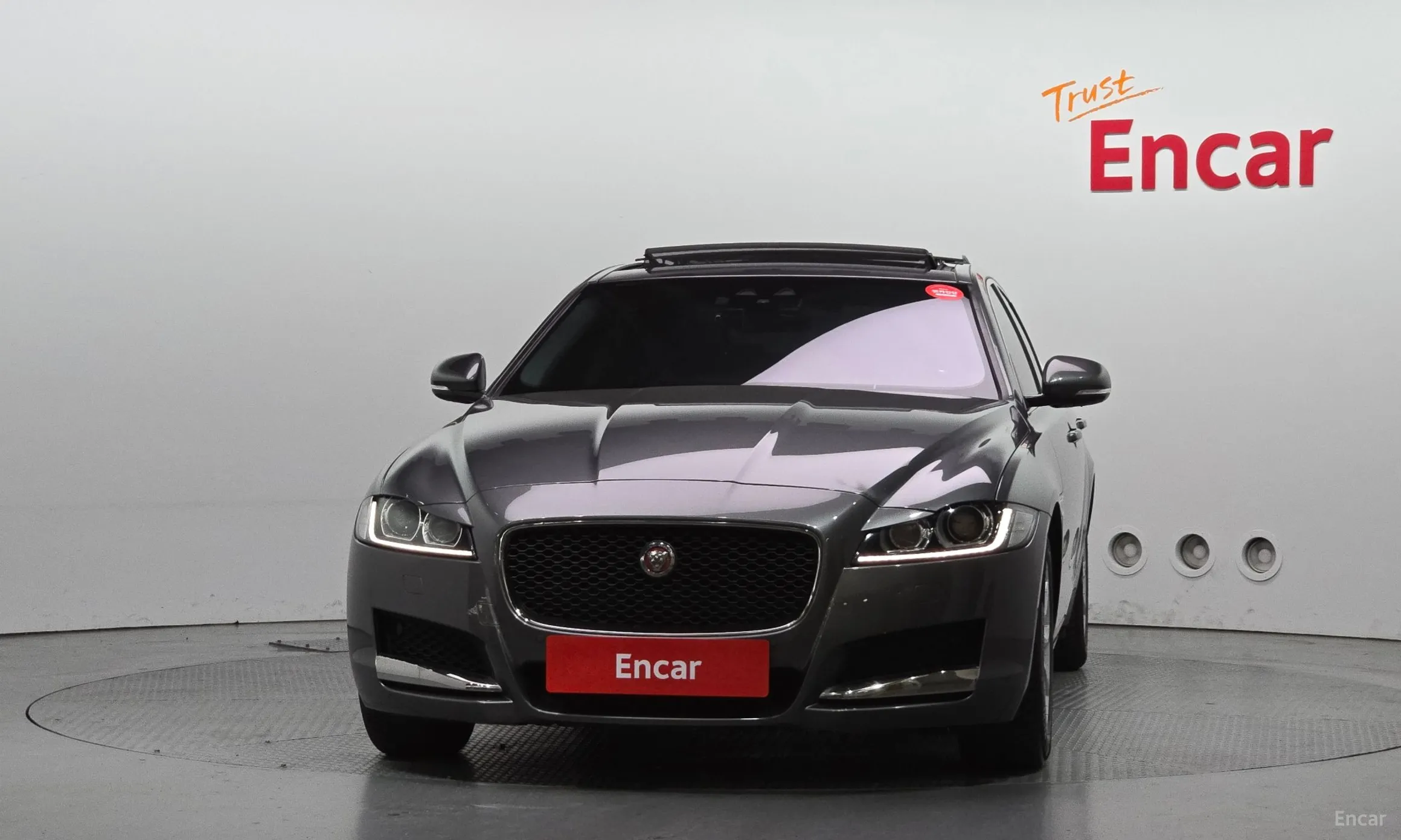 Jaguar XF (x260) превью 3