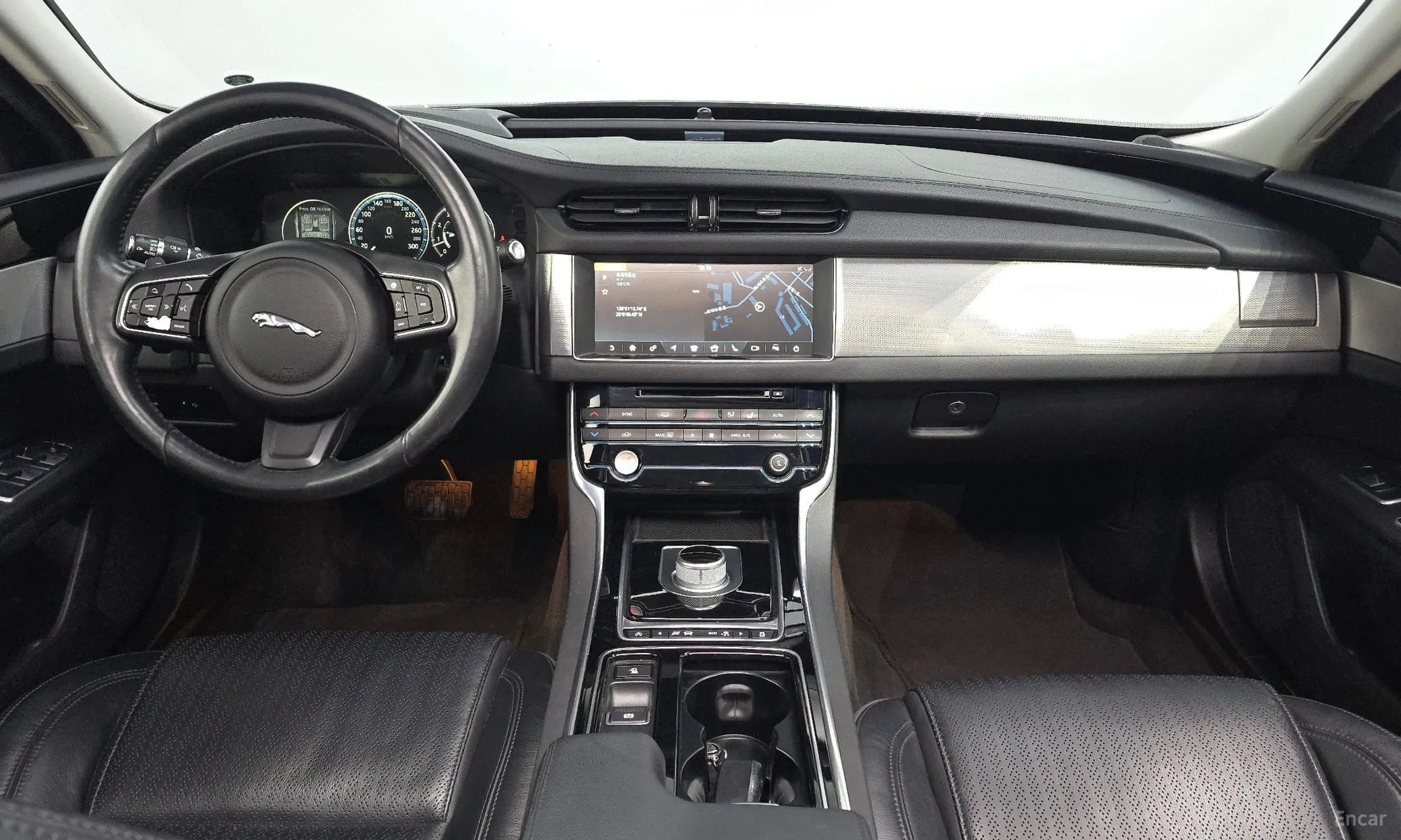 Jaguar XF (x260) превью 7
