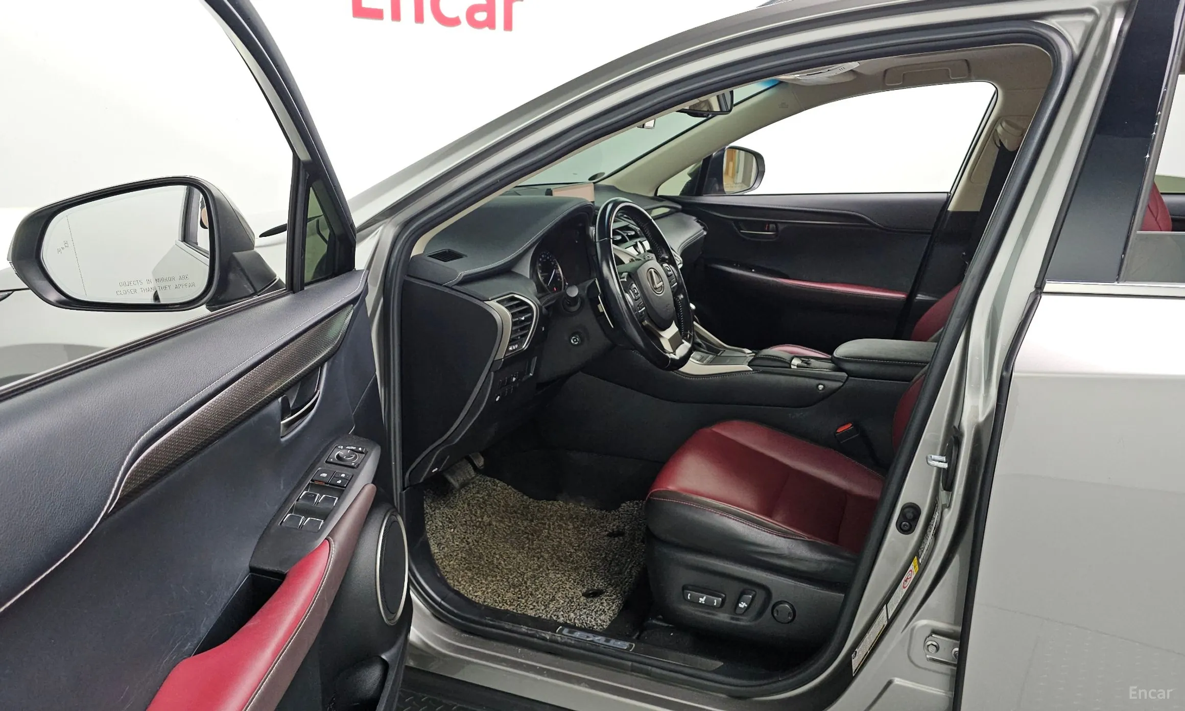 Lexus NX300h превью 10