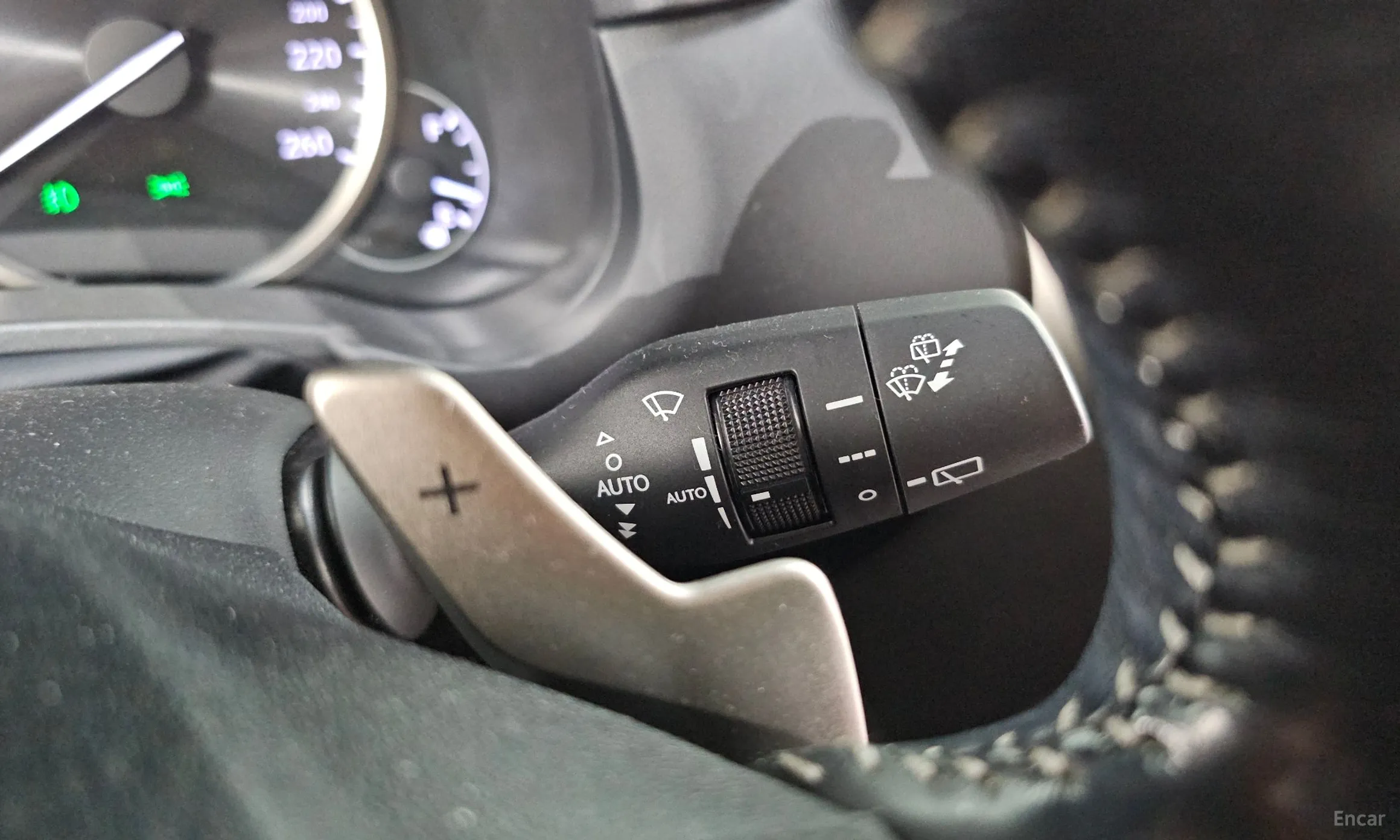 Lexus NX300h превью 14