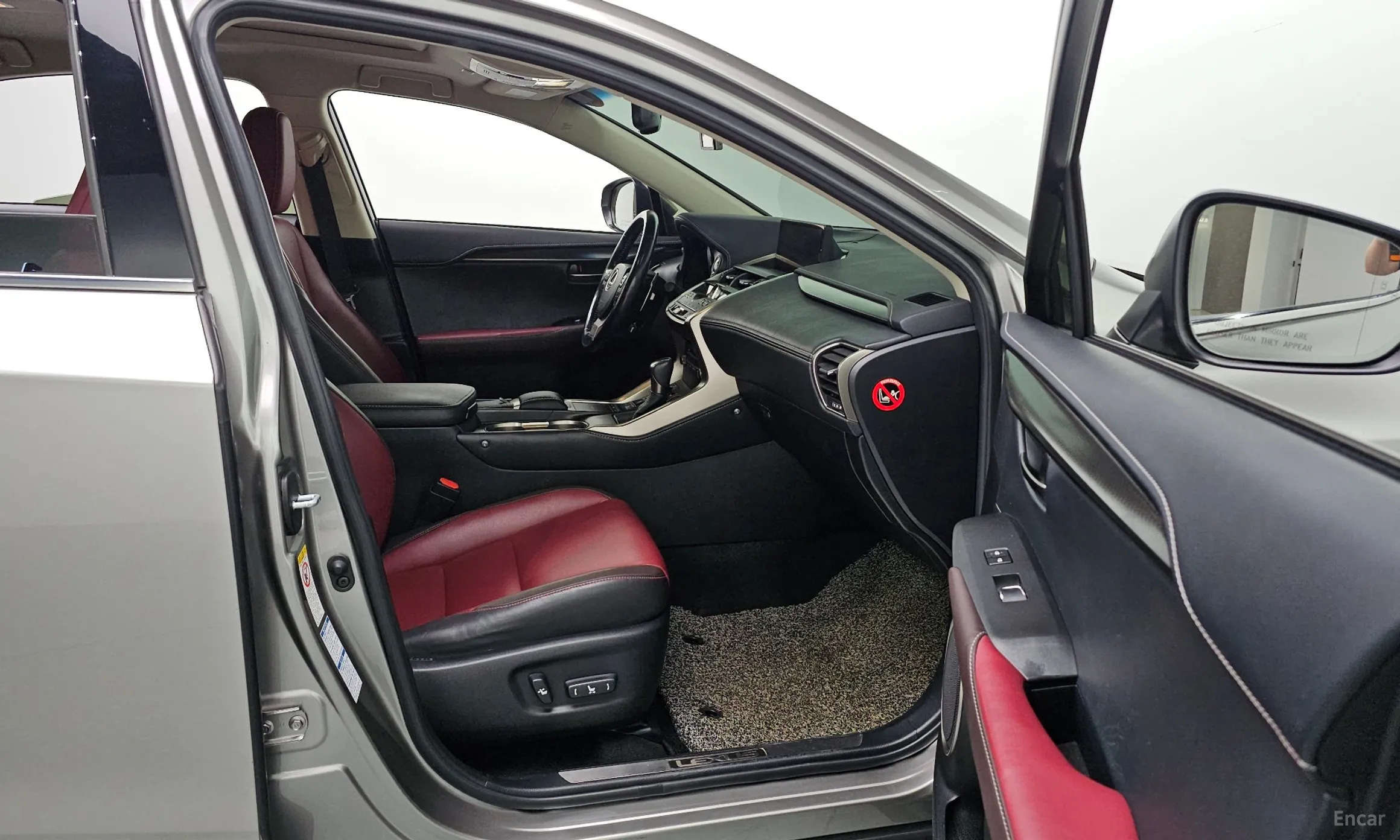 Lexus NX300h превью 18