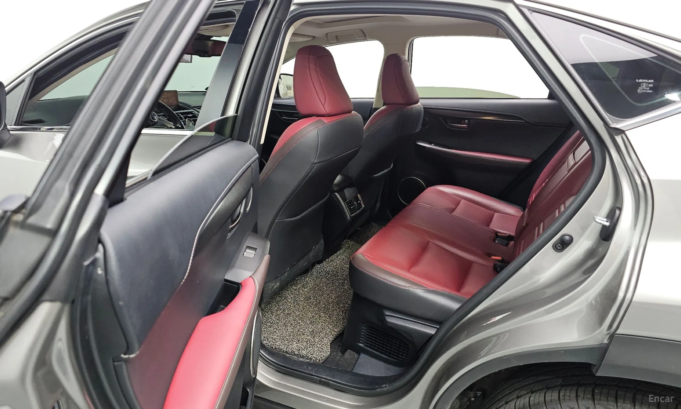 Lexus NX300h превью 19