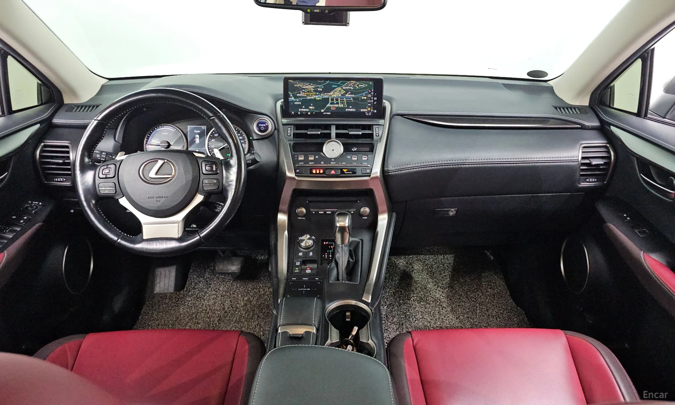 Lexus NX300h превью 7