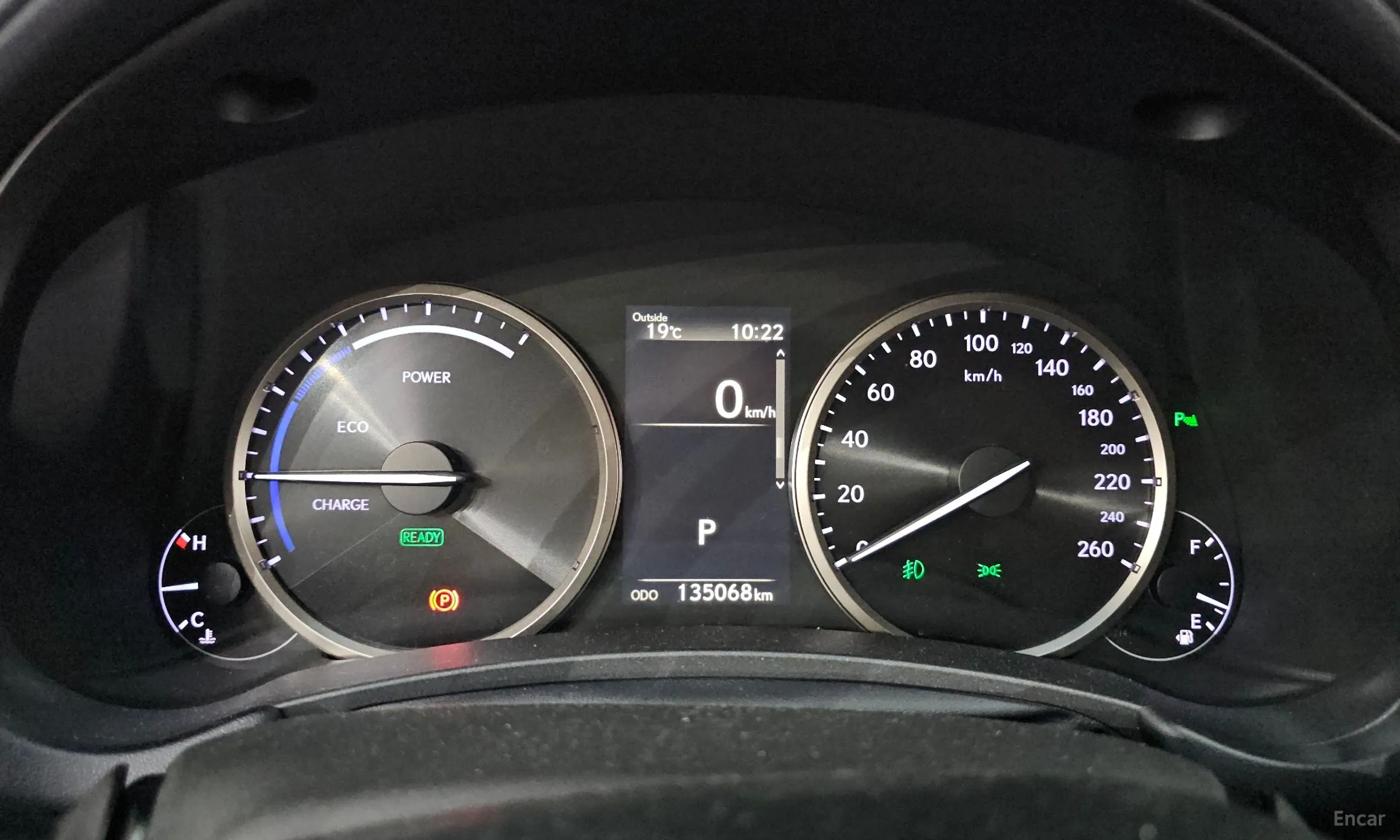 Lexus NX300h превью 8